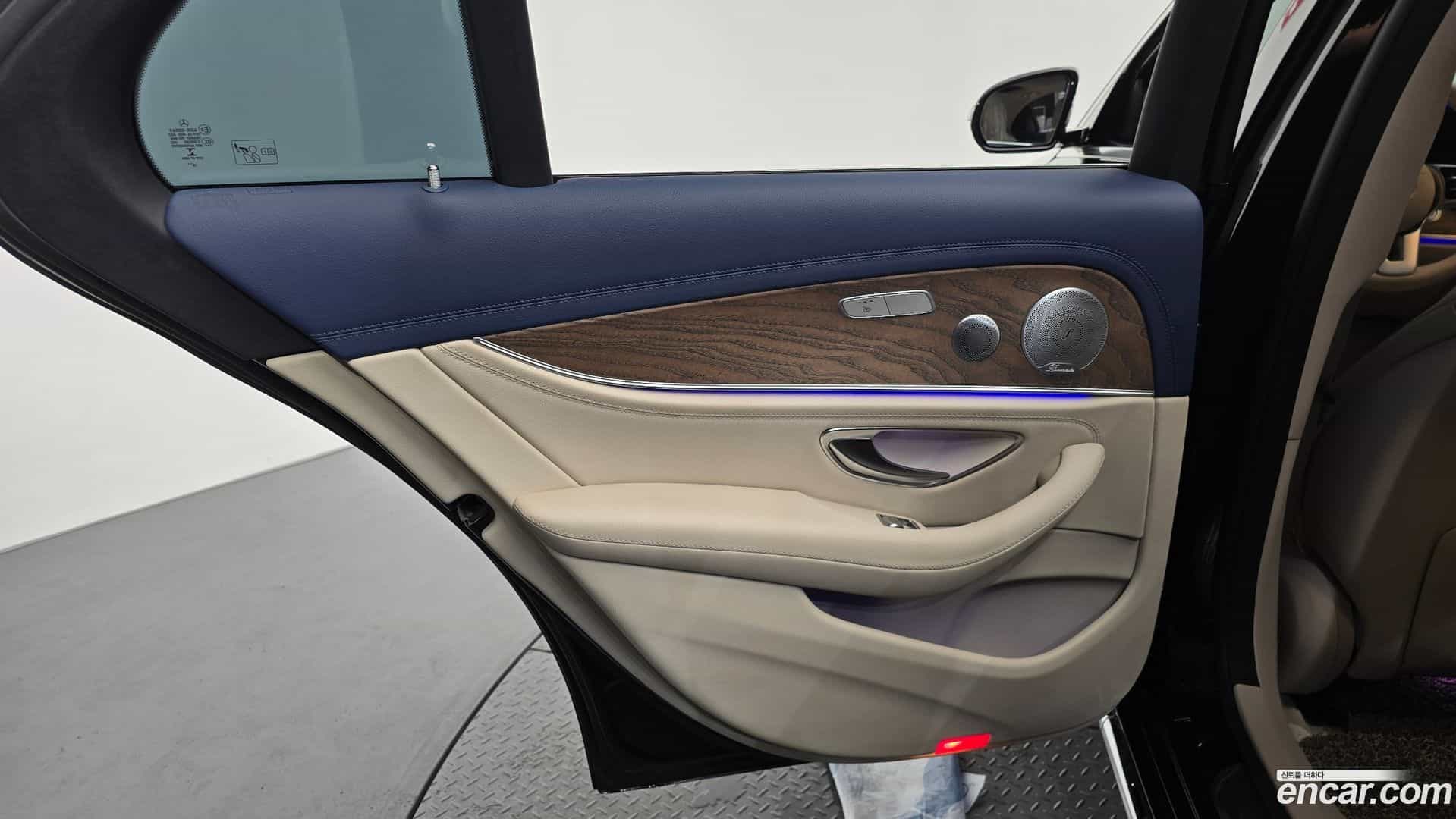 E-Class Mercedes-Benz 2019.0-INNER-035