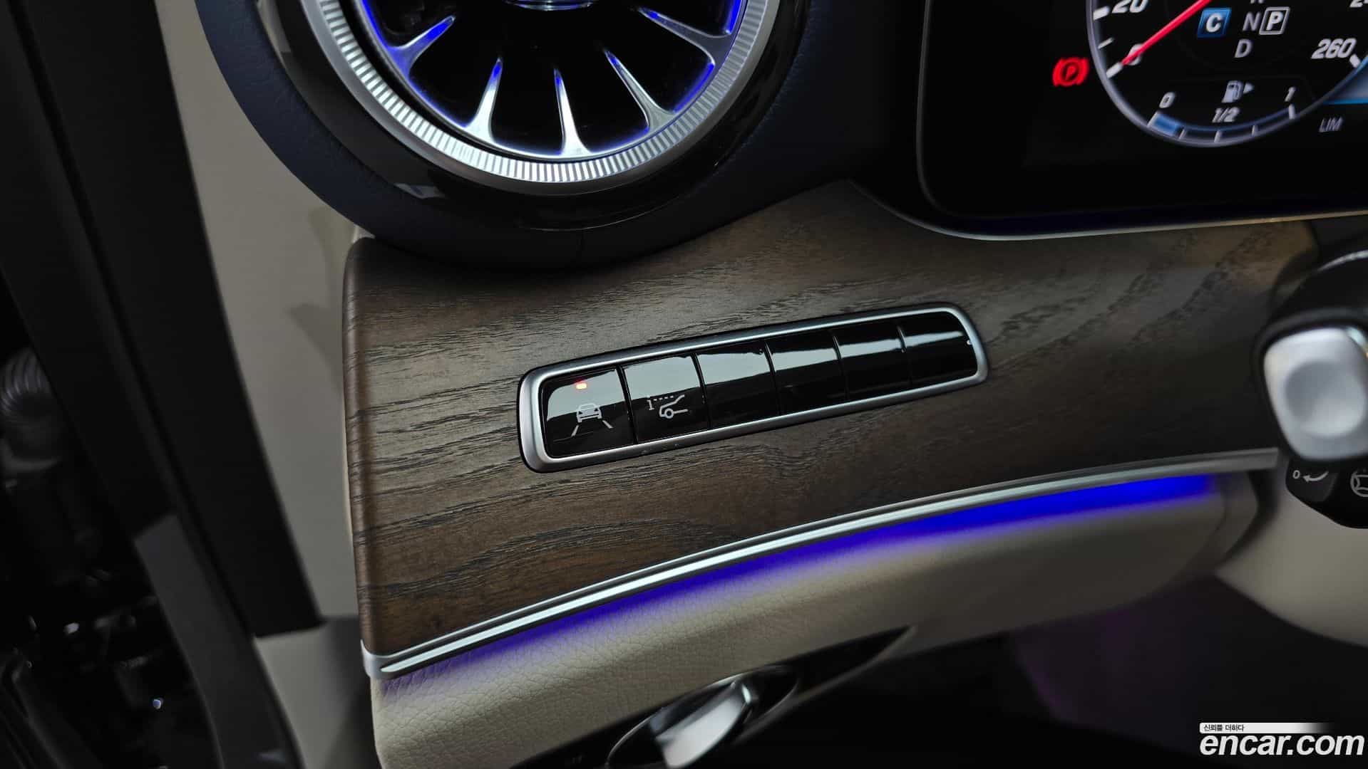 E-Class Mercedes-Benz 2019.0-OPTION-041