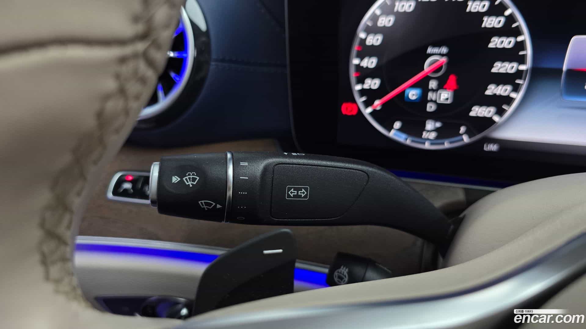E-Class Mercedes-Benz 2019.0-OPTION-042