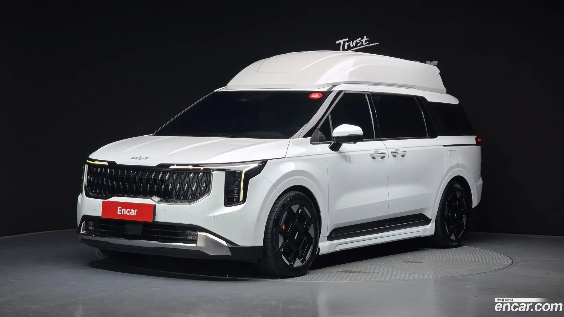 Main__Slider__Photo:Canival Kia 2024.3-0