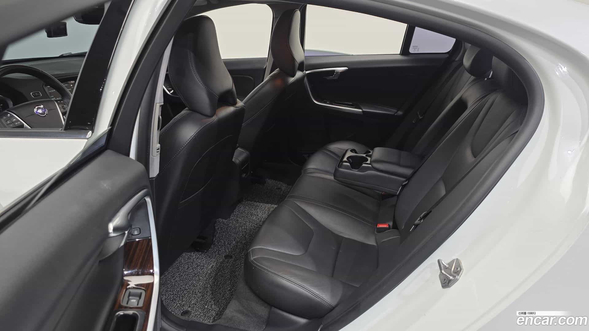S60 Volvo 2018.5-OPTION-016