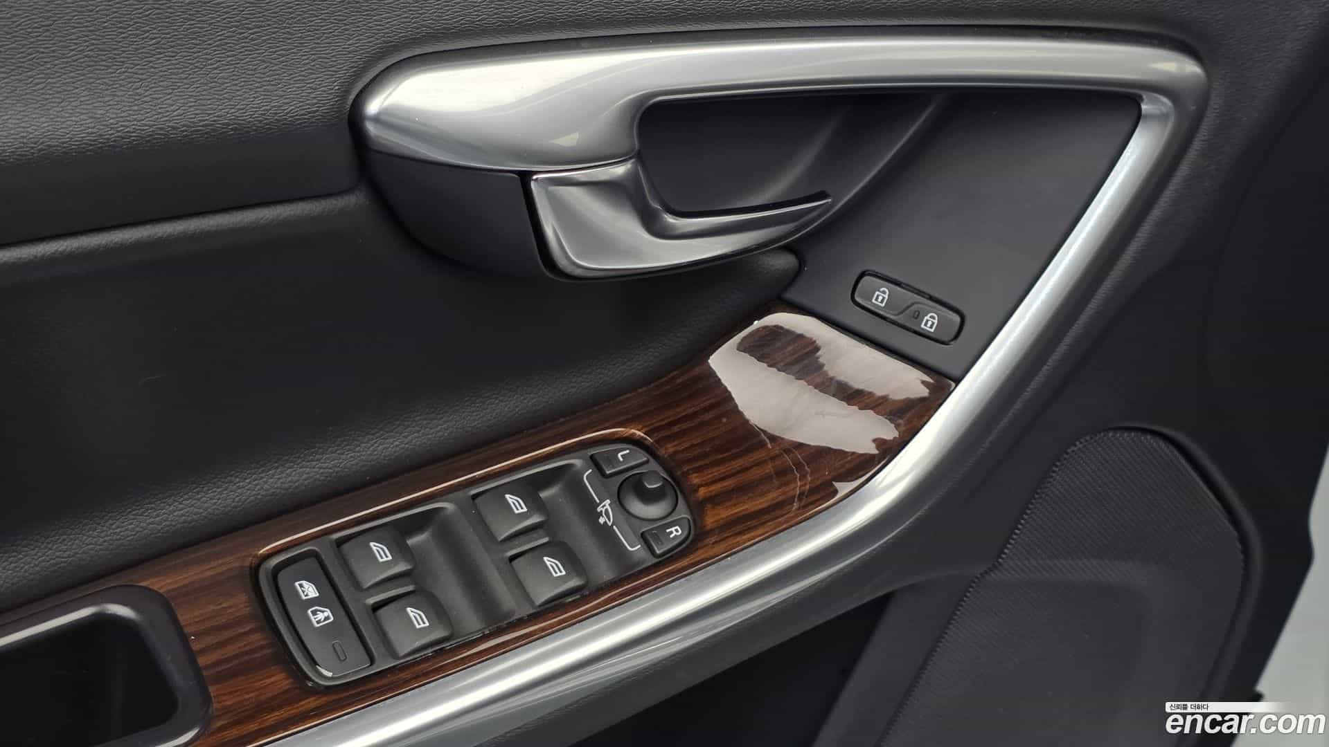 S60 Volvo 2018.5-OPTION-024