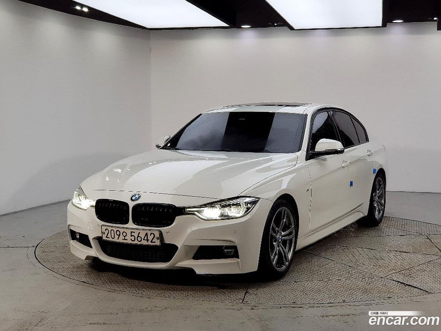 Main__Slider__Photo:3-Series BMW 2017.2-0