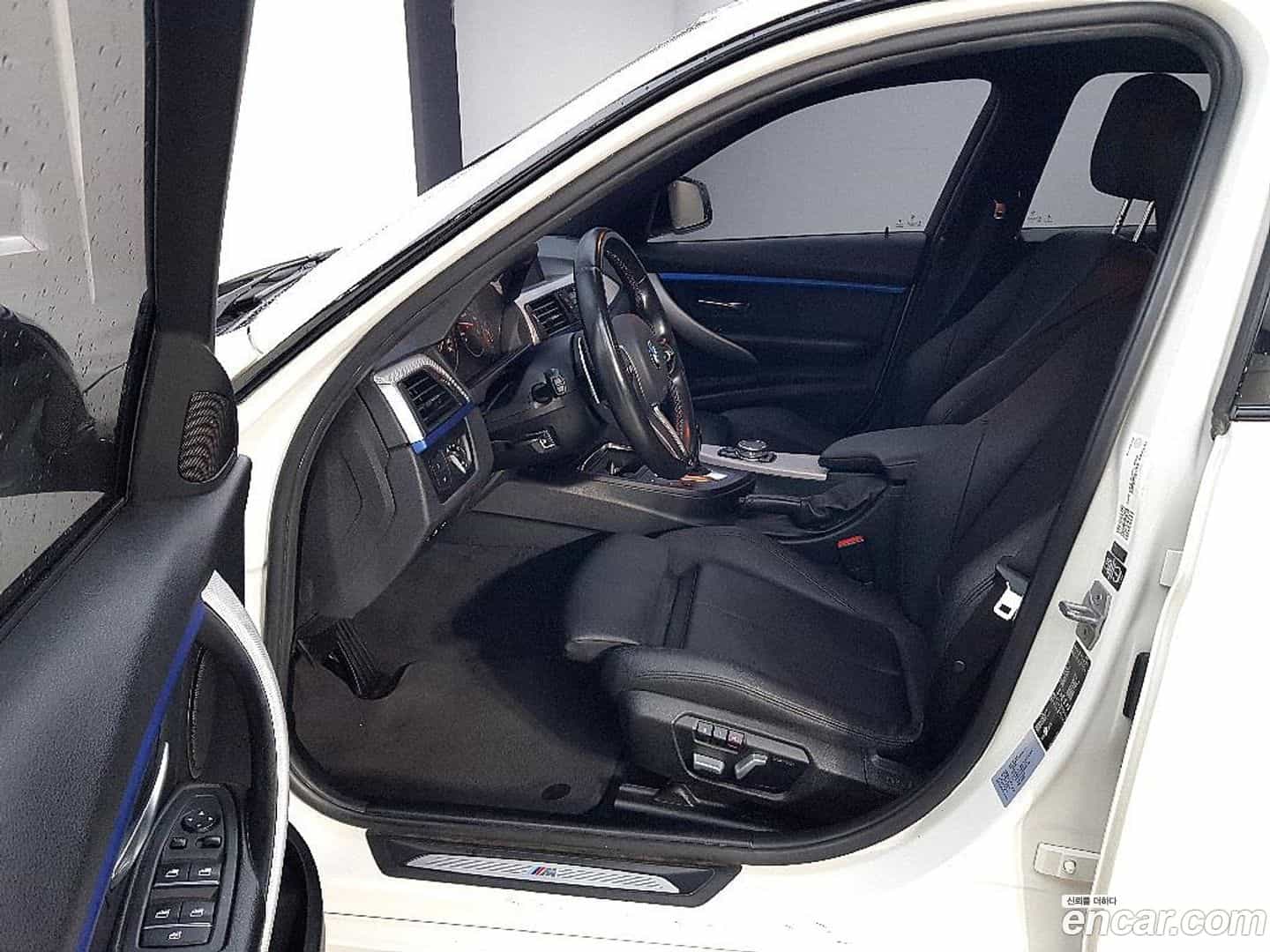 3-Series BMW 2017.2-INNER-008