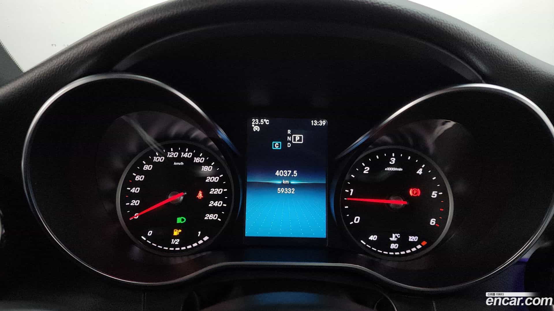 C-Class Mercedes-Benz 2019.4-INNER-008