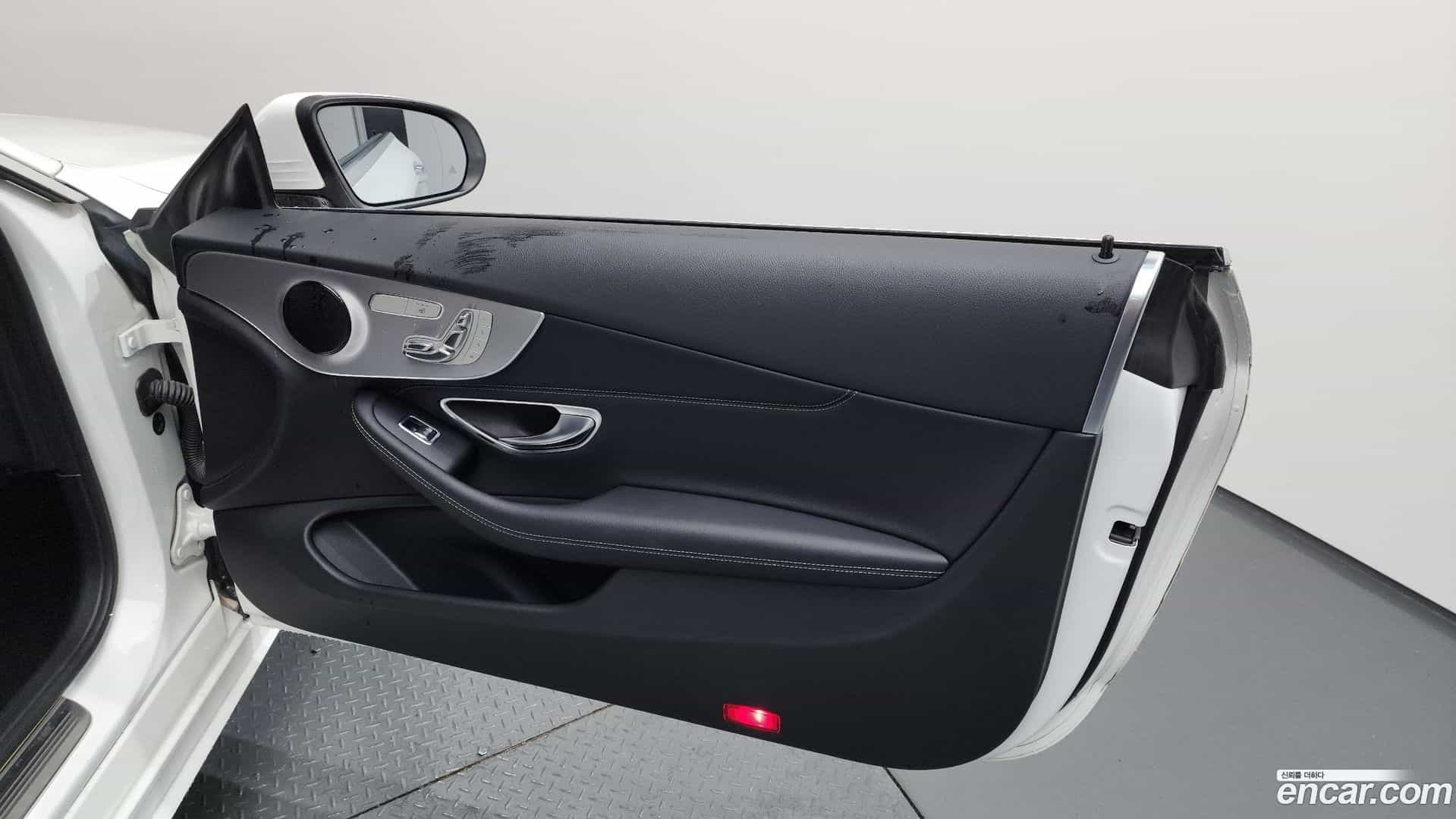 C-Class Mercedes-Benz 2019.4-INNER-034