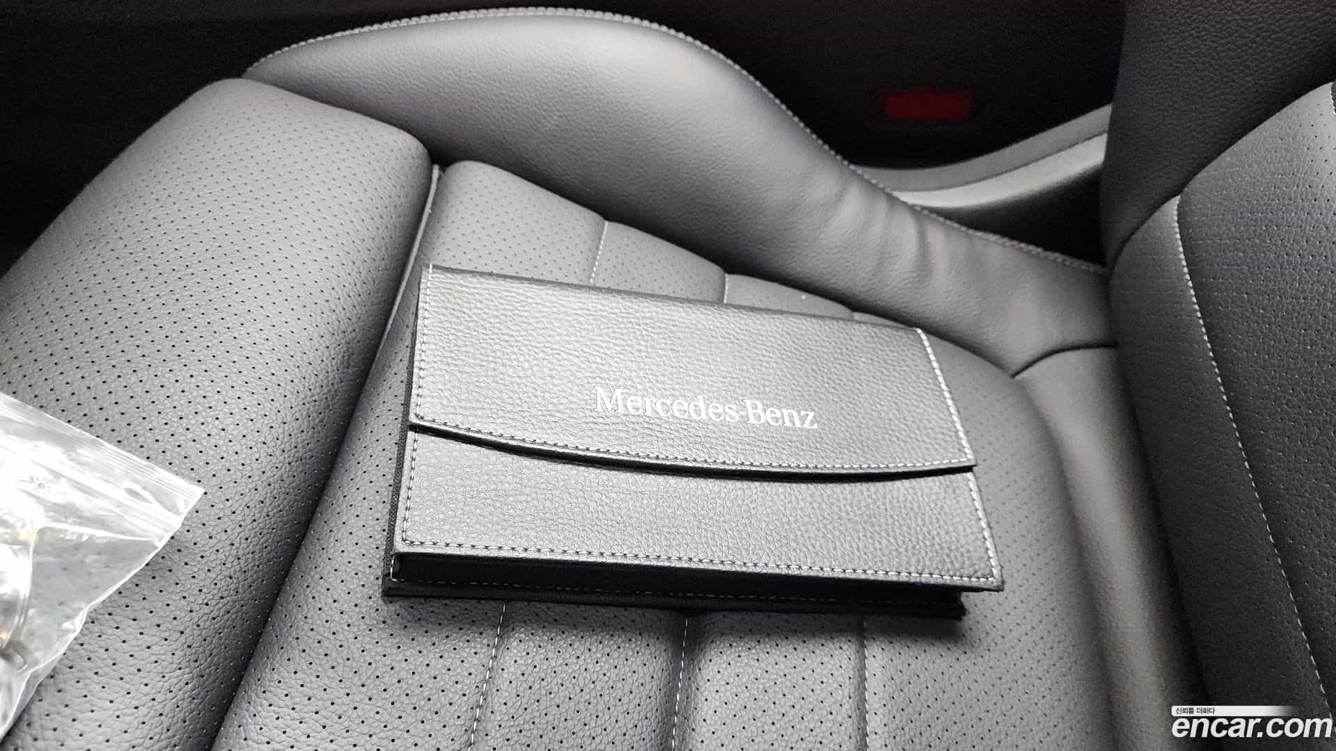 C-Class Mercedes-Benz 2019.4-INNER-035