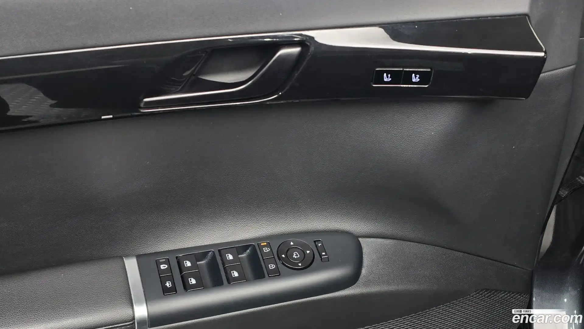 Grandeur Hyundai 2023.0-OPTION-023