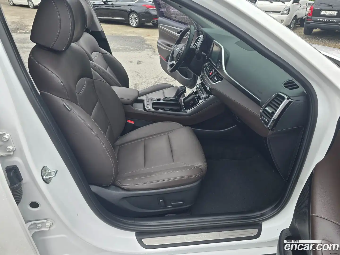 Grandeur Hyundai 2017.9-OPTION-016