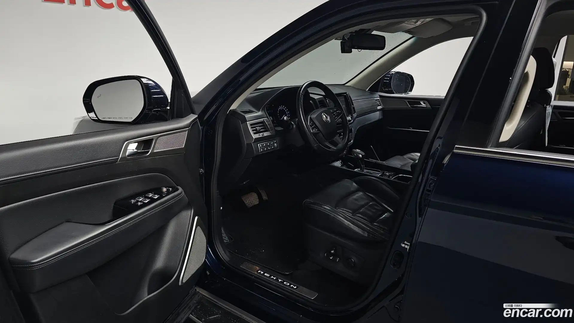 Rexton KG Mobility 2018.10-INNER-010