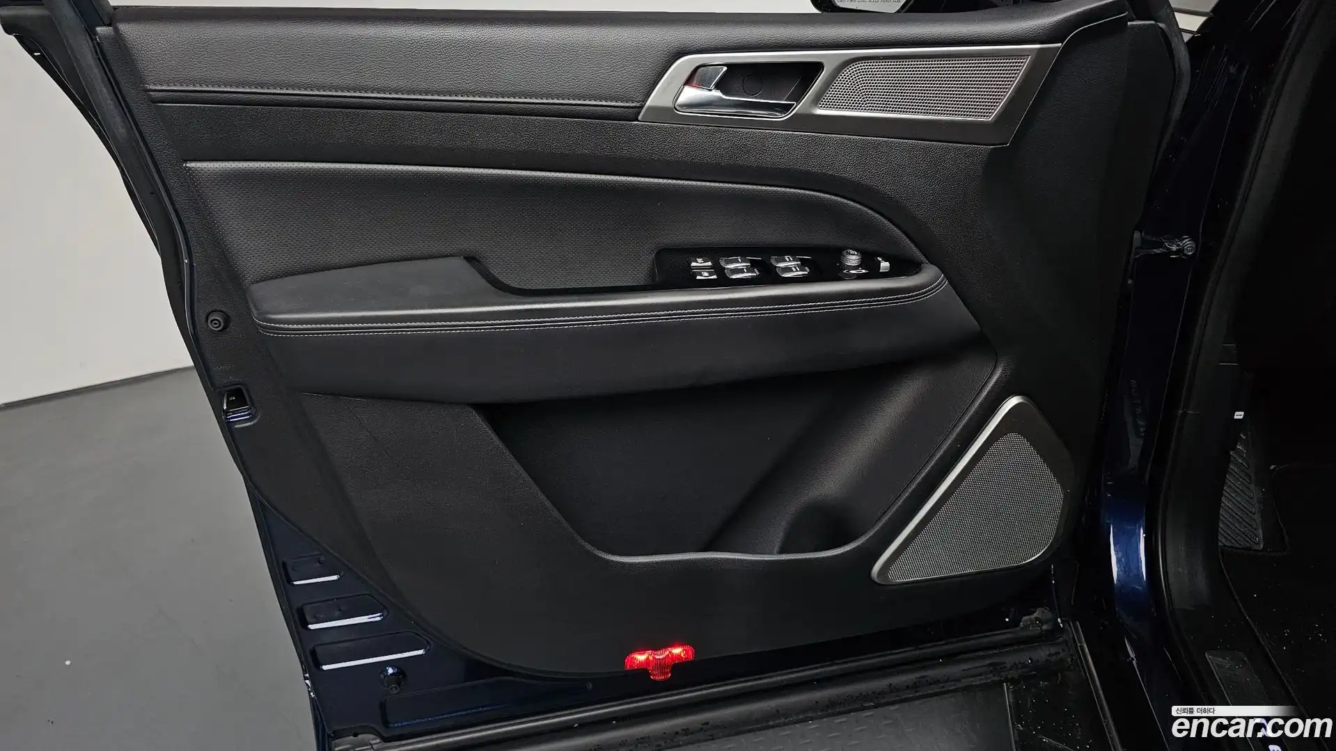 Rexton KG Mobility 2018.10-INNER-034