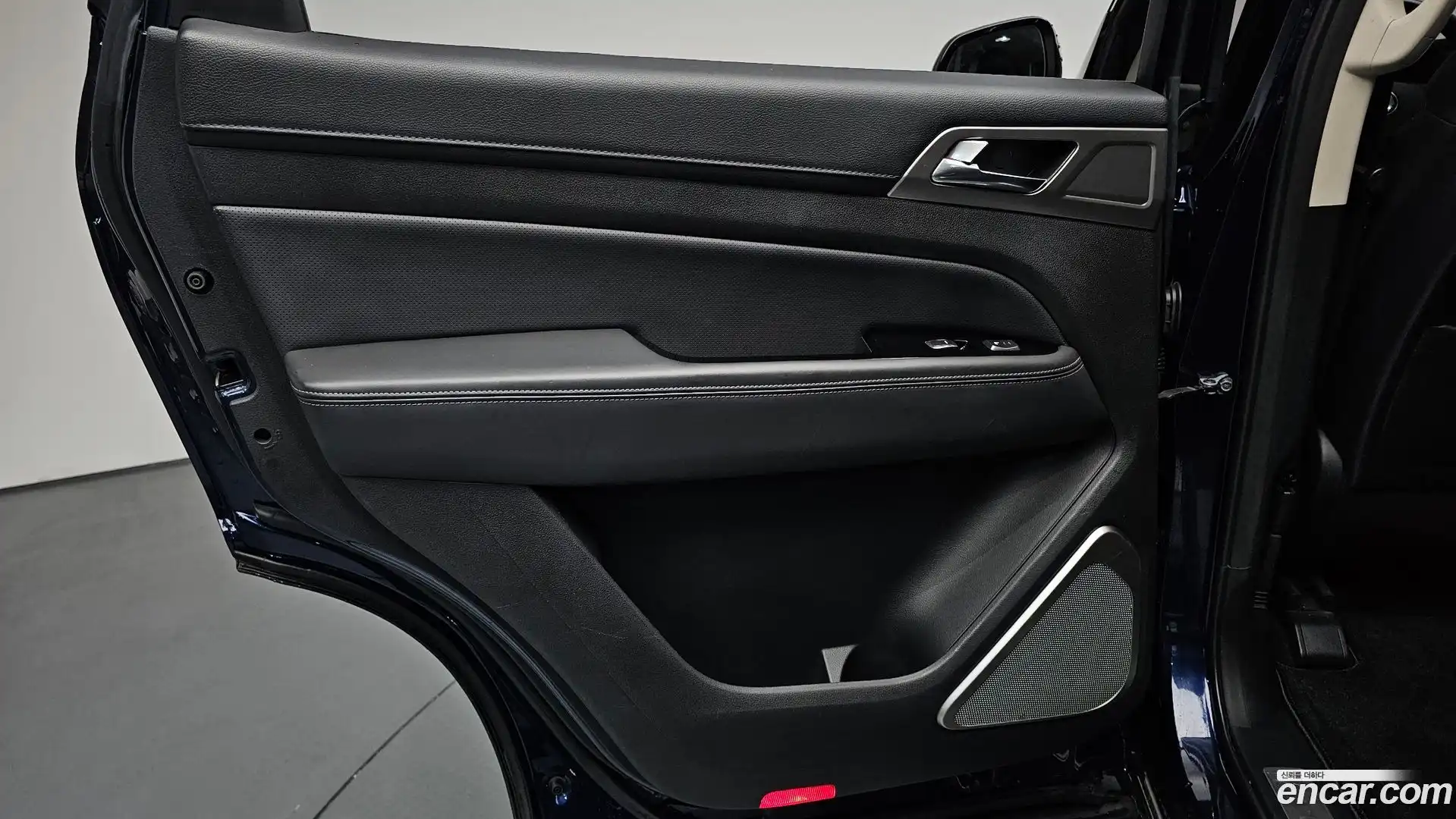 Rexton KG Mobility 2018.10-INNER-035
