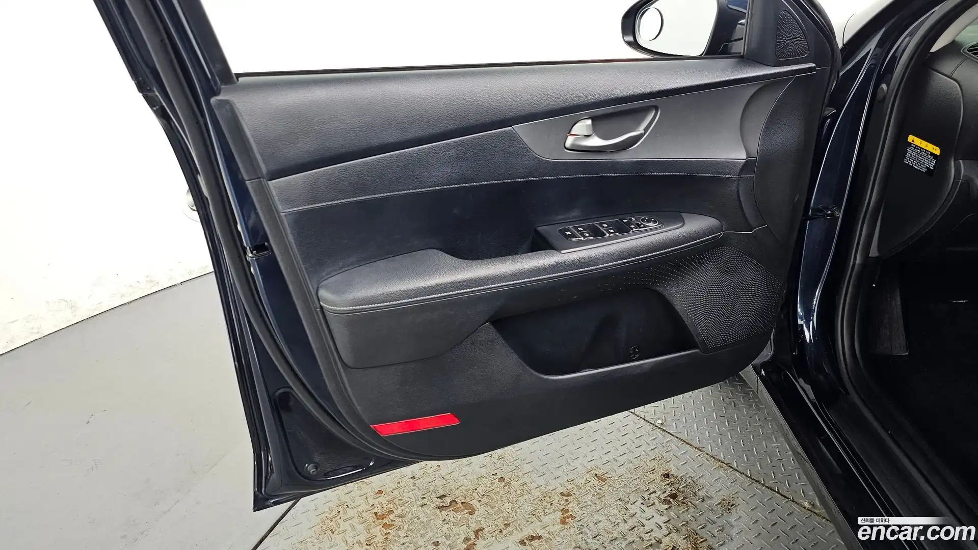 K3 Kia 2019.0-INNER-034