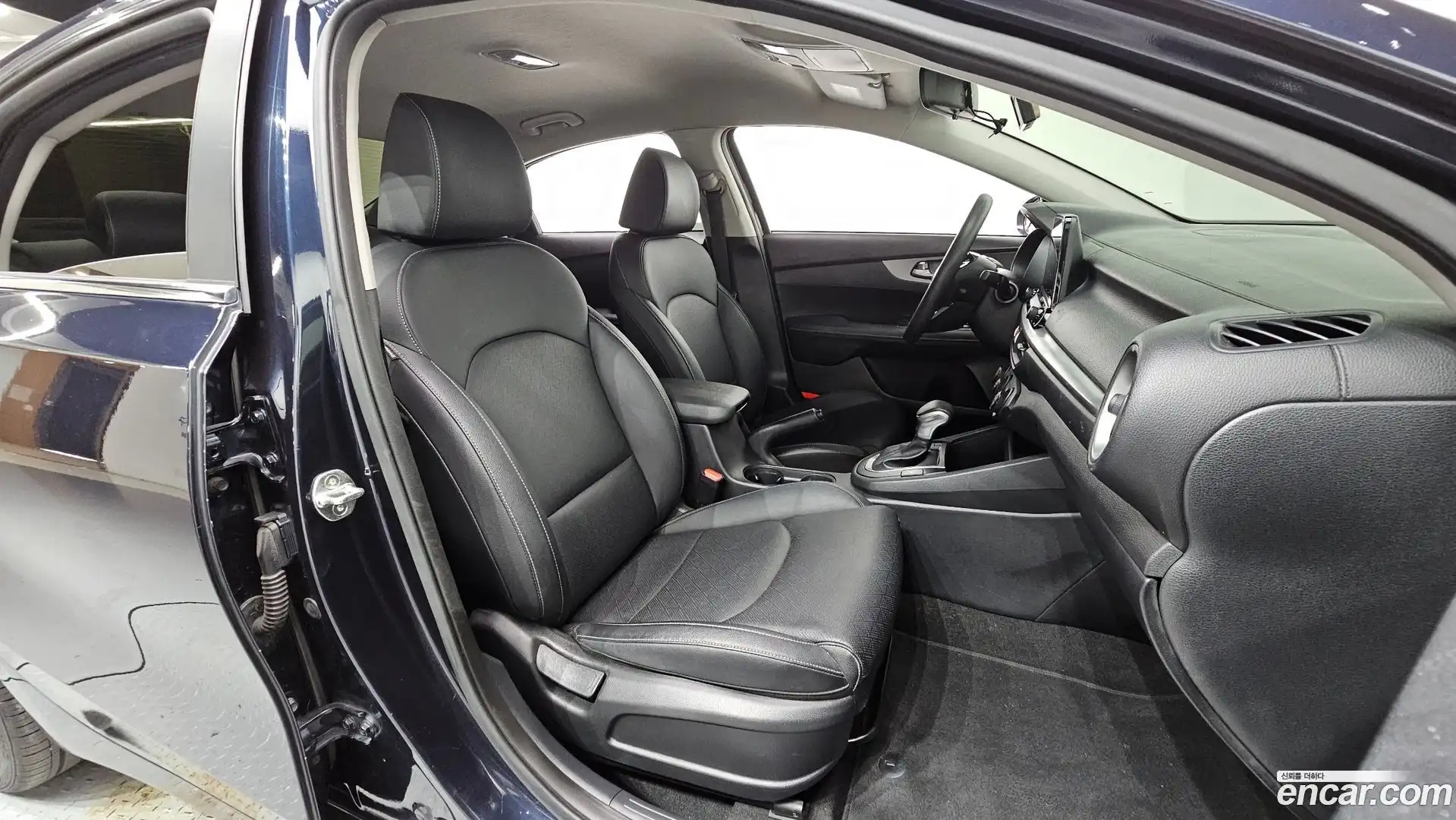 K3 Kia 2019.0-INNER-036
