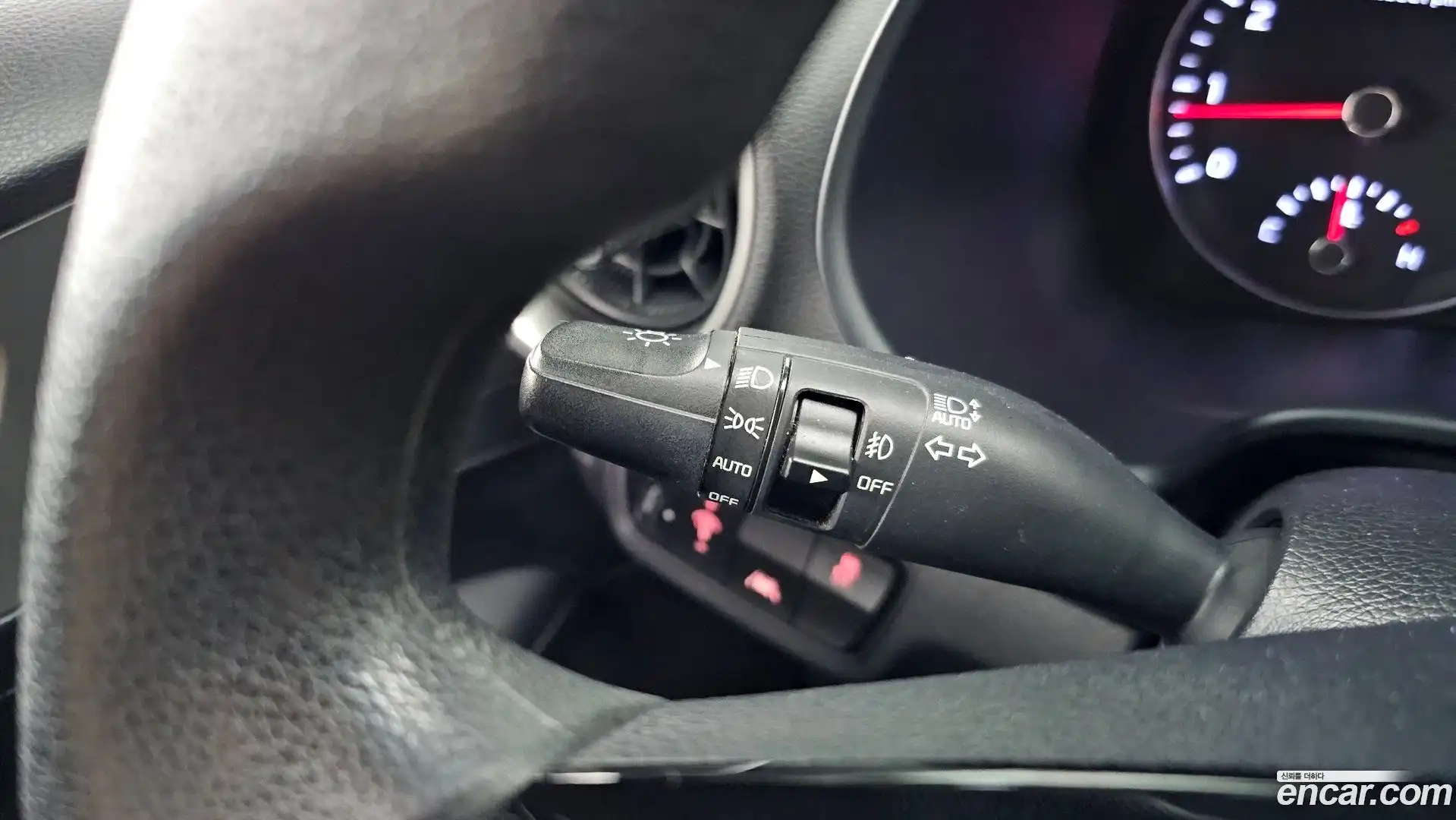 K3 Kia 2019.0-OPTION-042