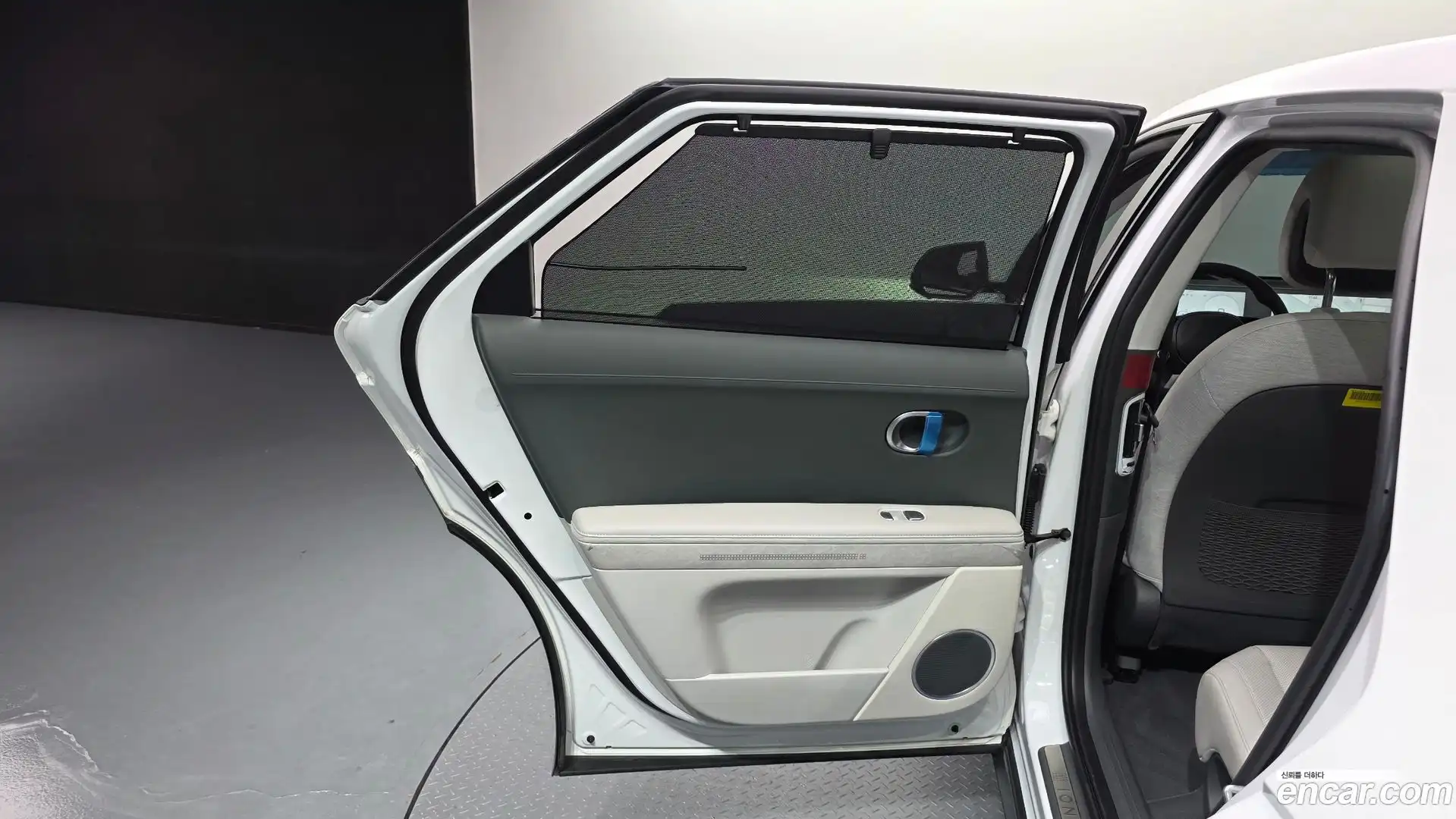 Ioniq5 Hyundai 2021.10-INNER-035