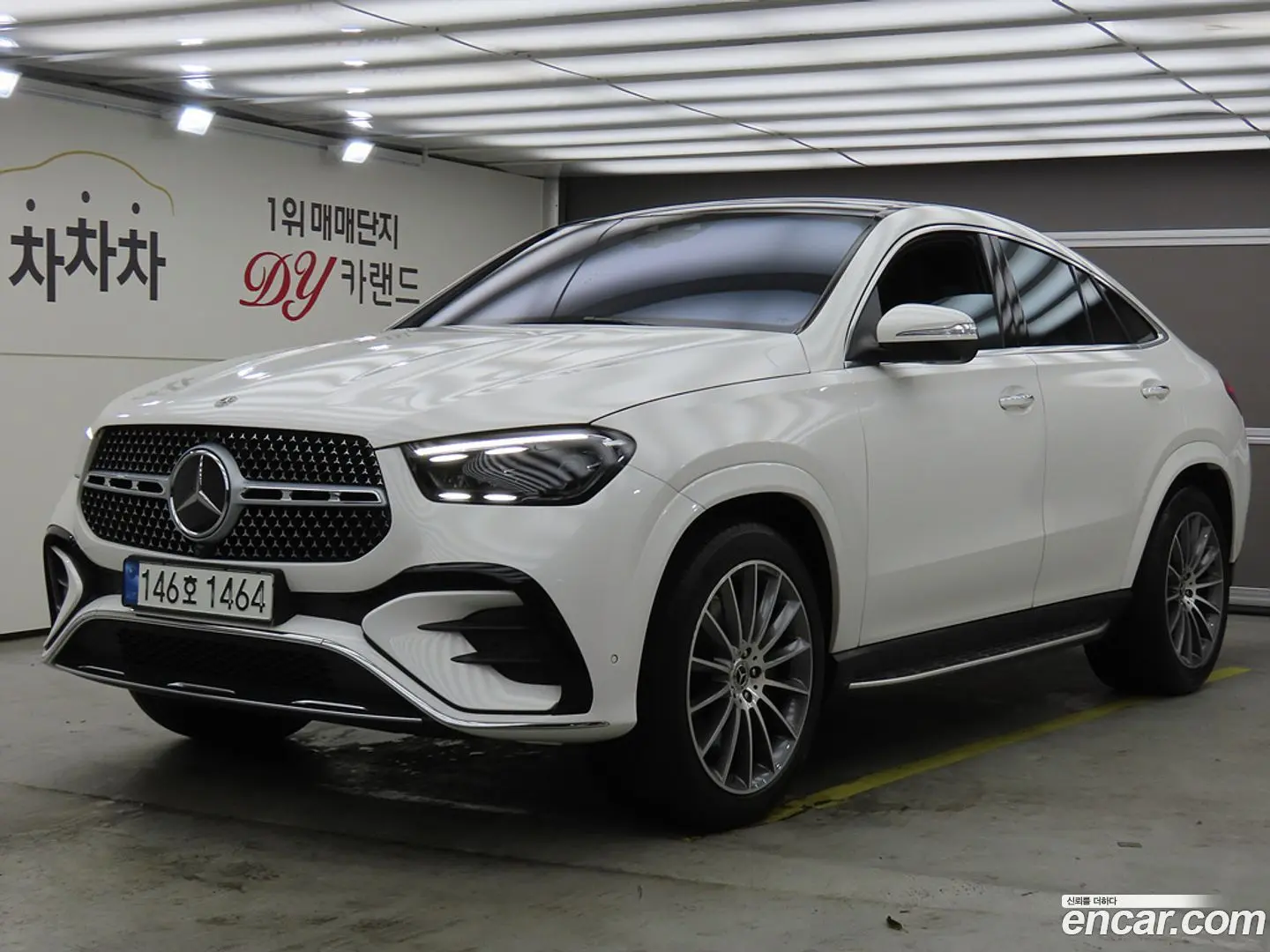 Main__Slider__Photo:GLE-Class Mercedes-Benz 2023.8-0