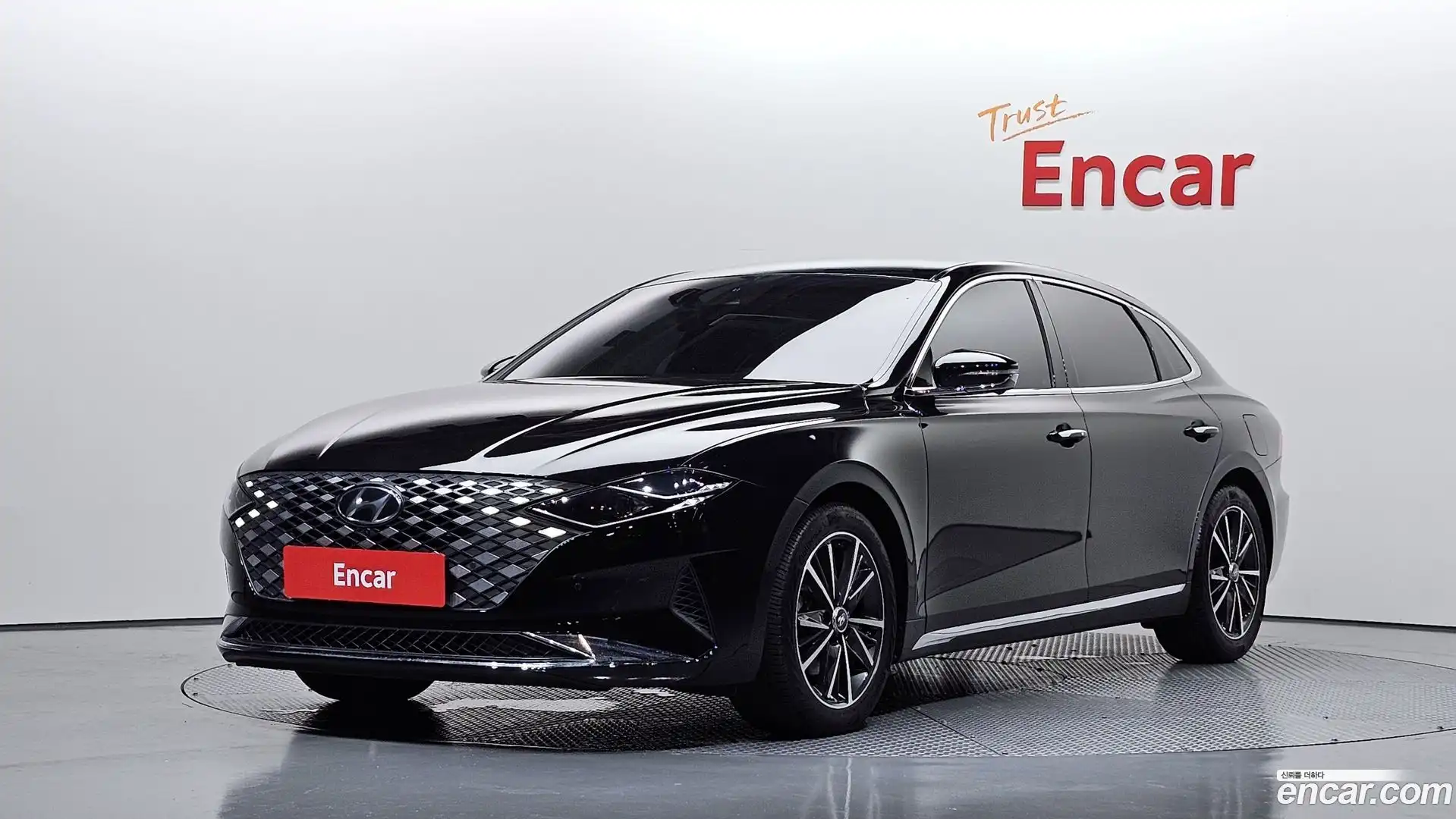 Grandeur Hyundai 2022.3-OUTER-001