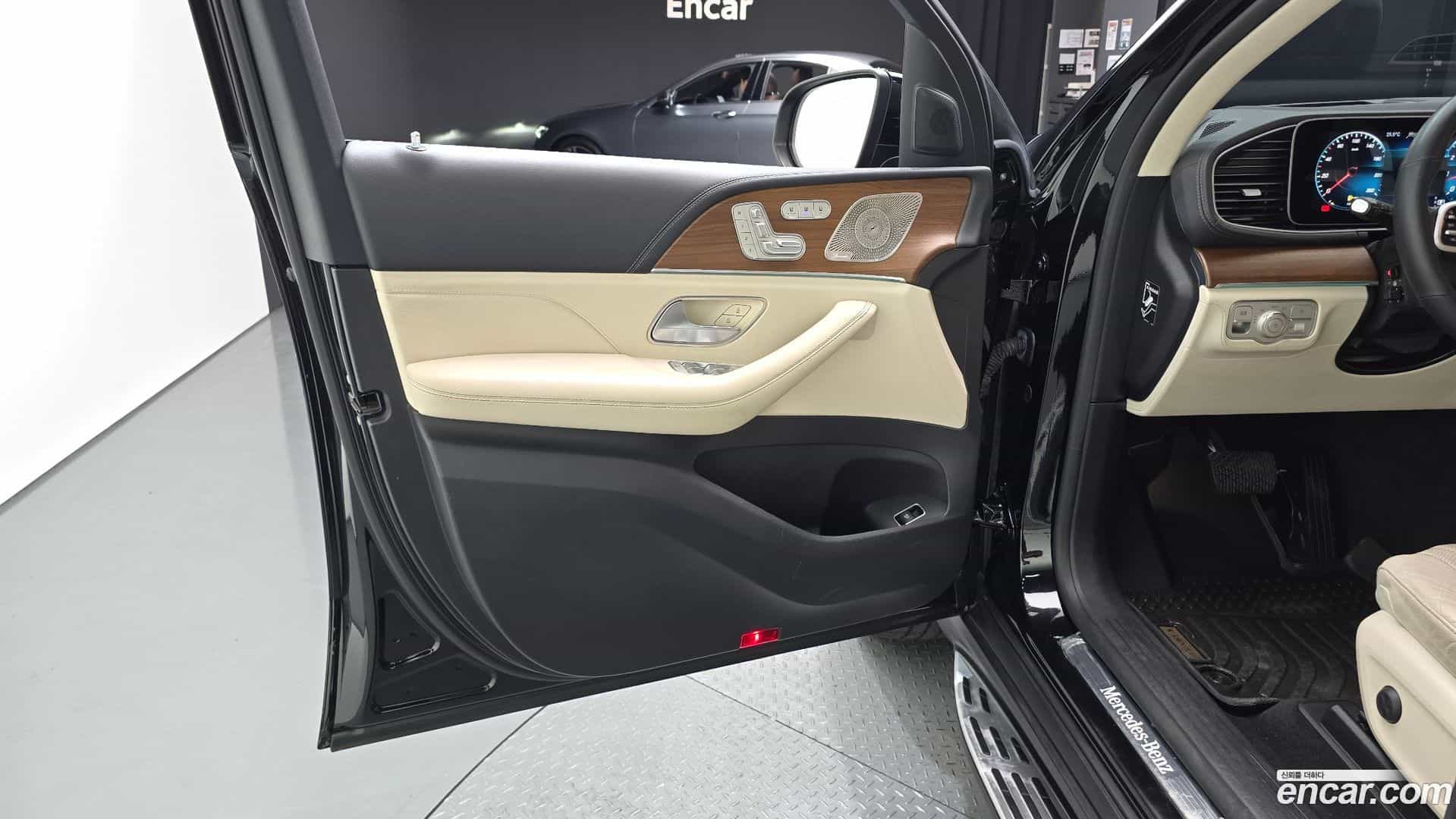 GLE-Class Mercedes-Benz 2021.5-INNER-034