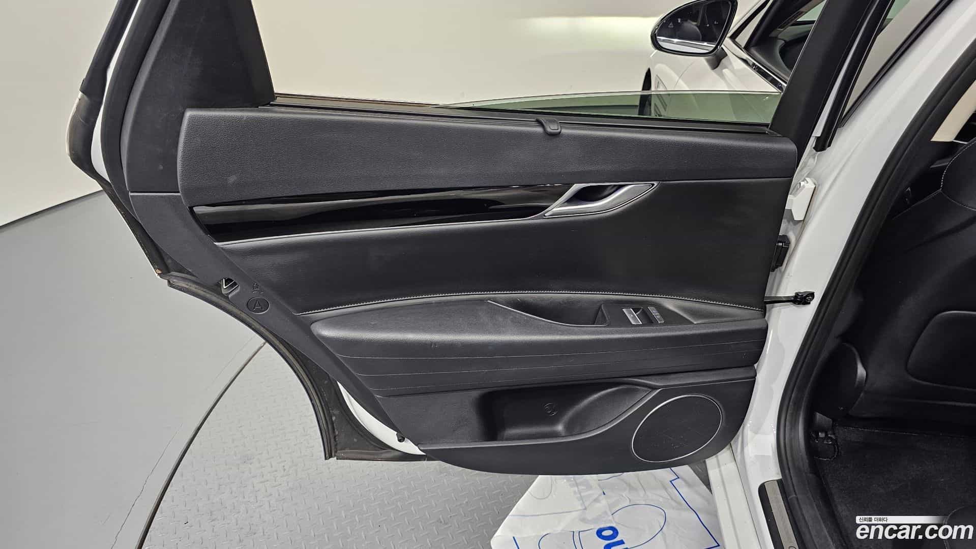 G80 Genesis 2021.11-INNER-035