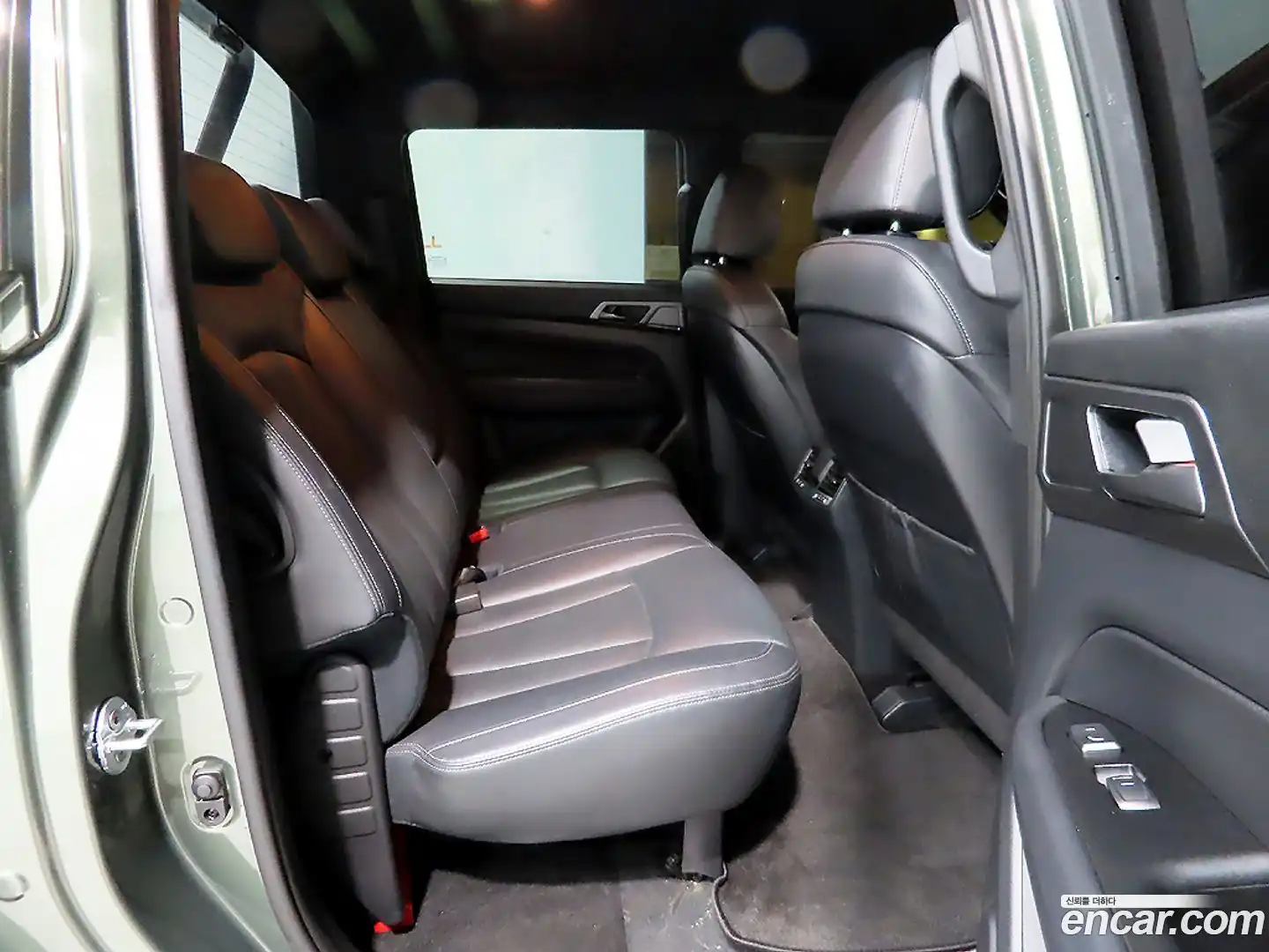 Rexton KG Mobility 2022.3-INNER-008
