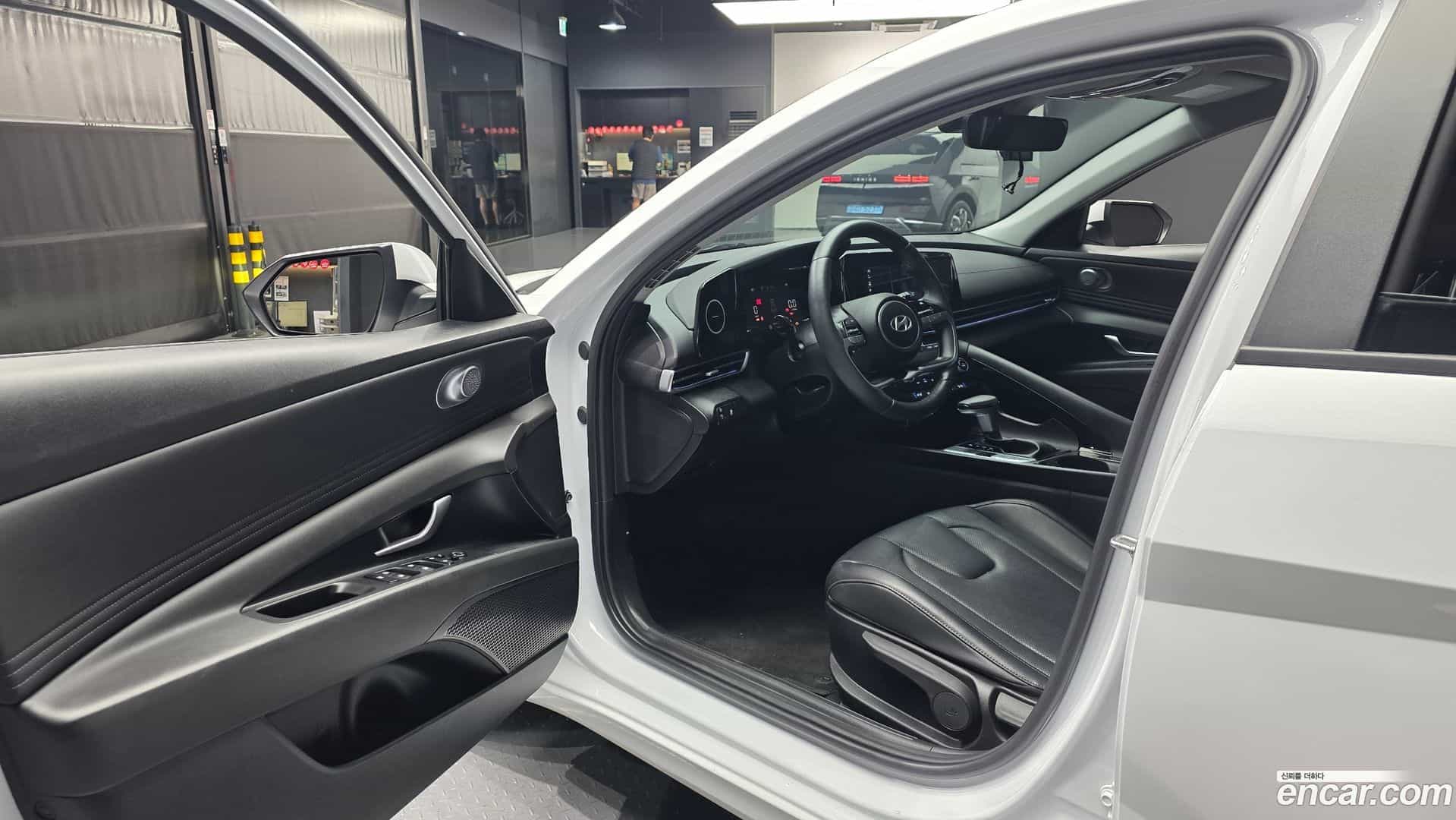 AVANTE Hyundai 2023.10-INNER-010