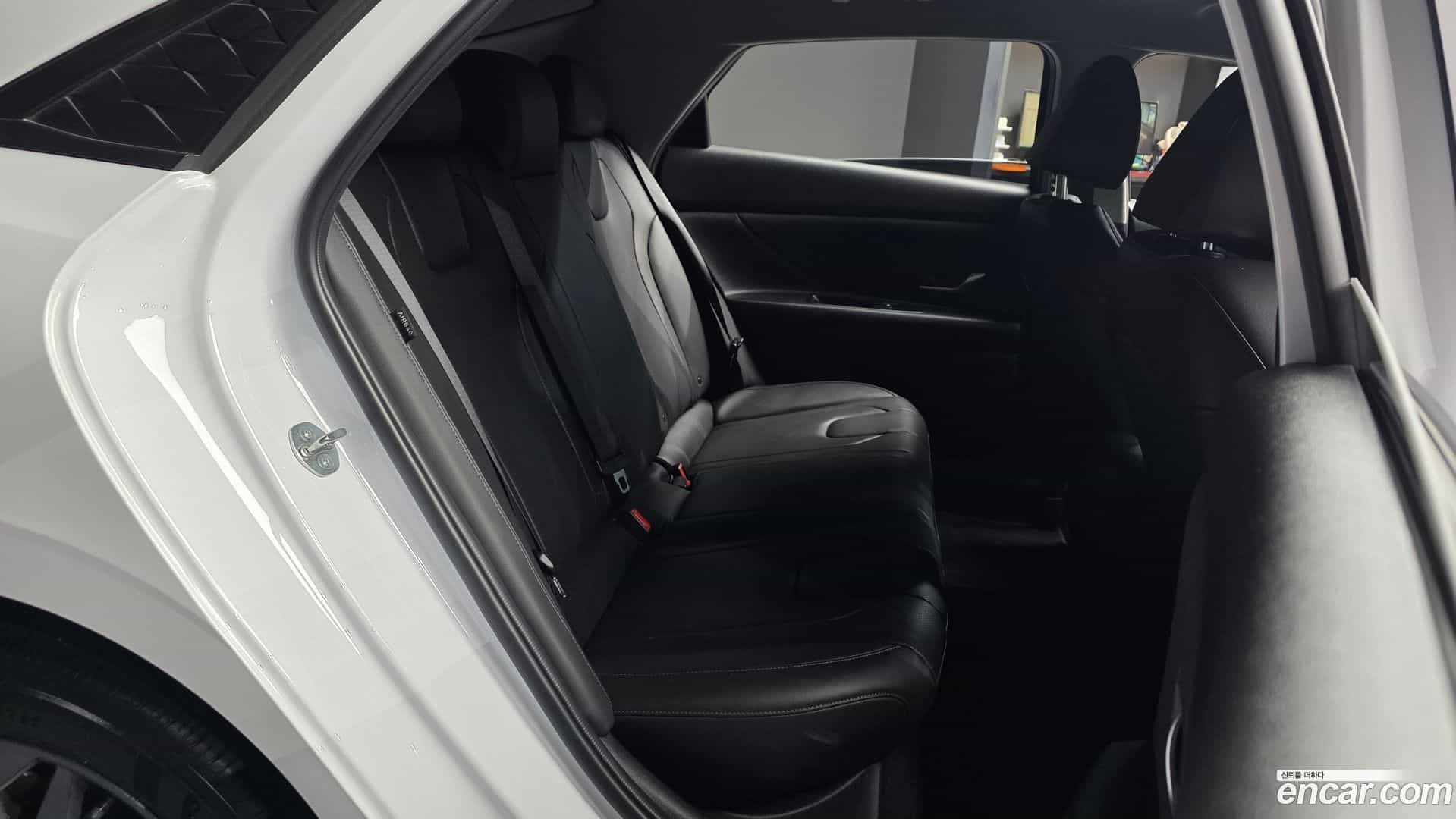 AVANTE Hyundai 2023.10-OPTION-016