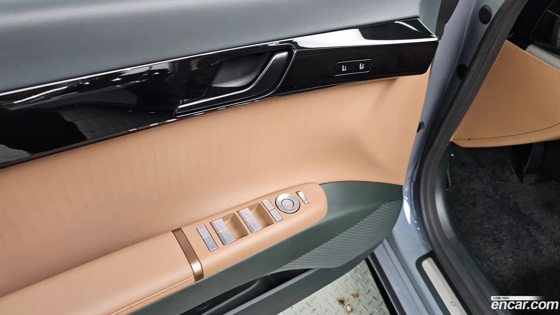 Grandeur Hyundai 2025.8-OPTION-041
