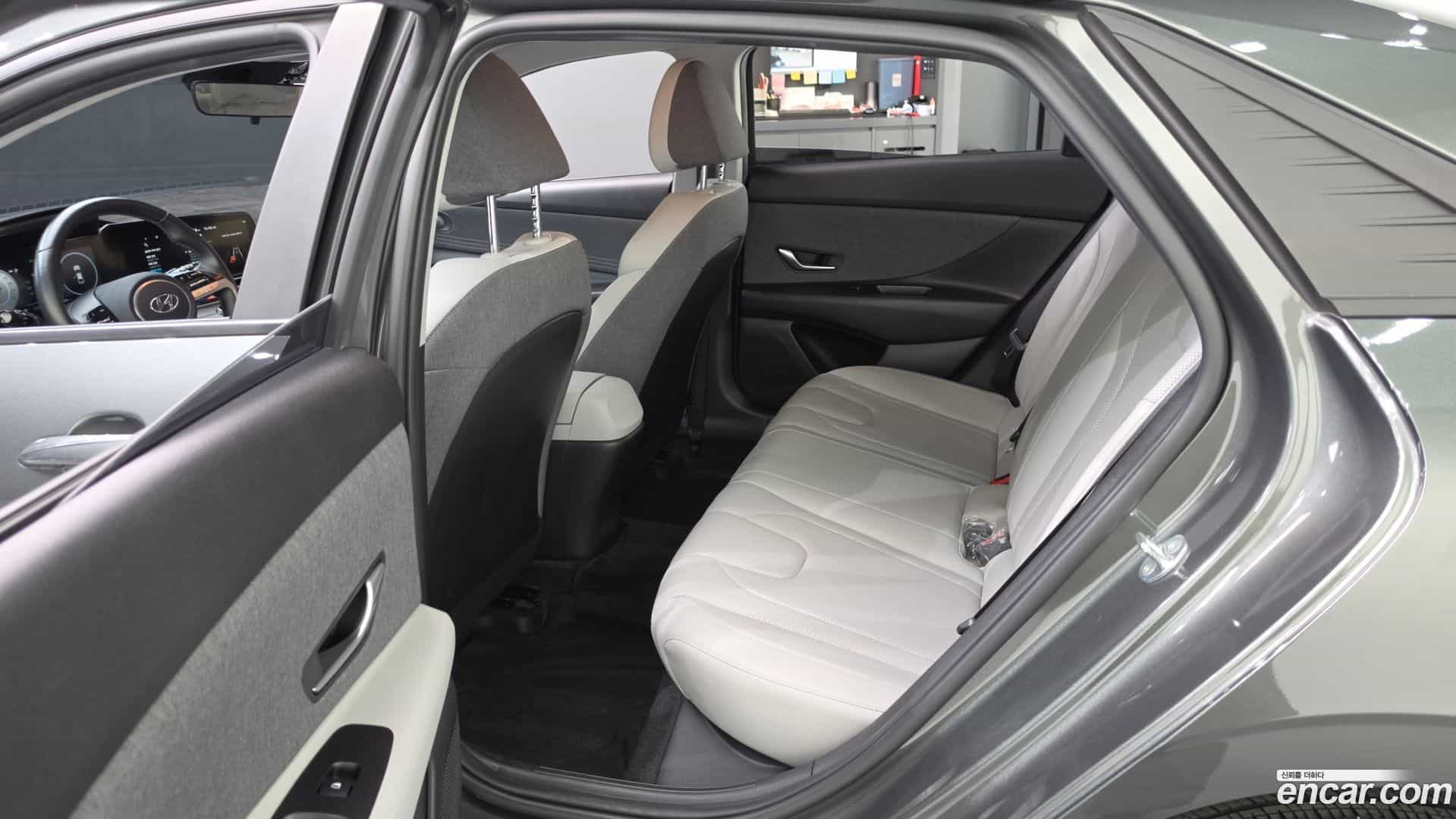 AVANTE Hyundai 2022.4-OPTION-015