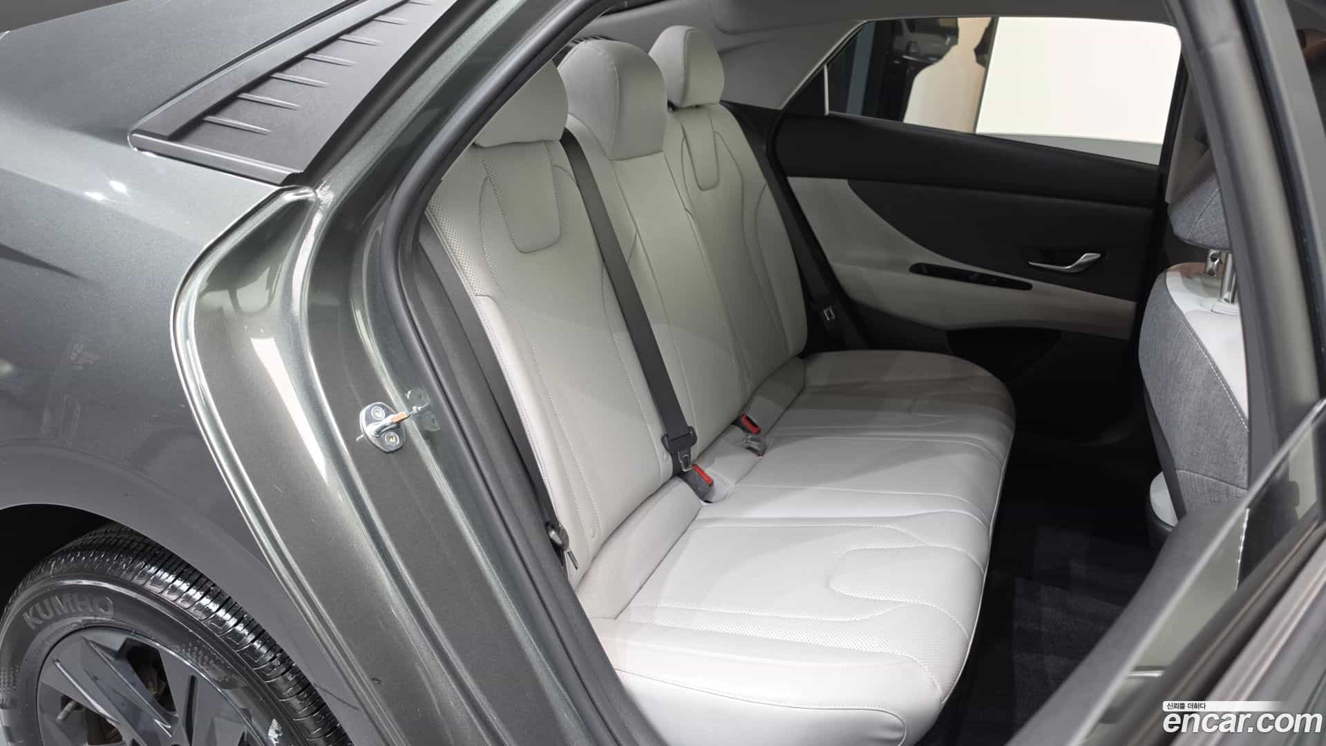 AVANTE Hyundai 2022.4-OPTION-016