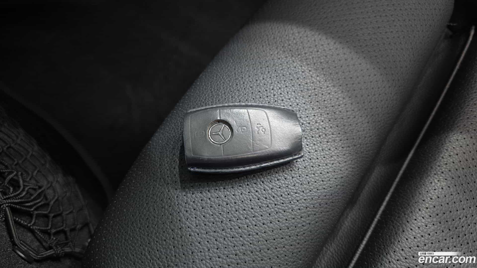 C-Class Mercedes-Benz 2021.6-OPTION-021