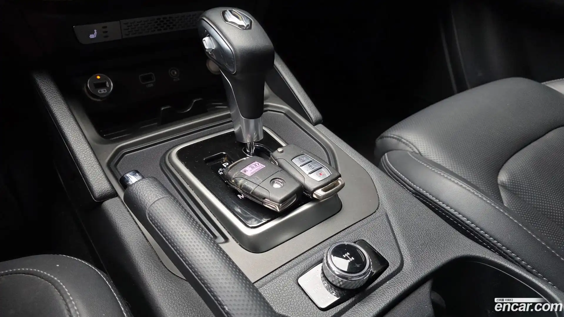 Rexton KG Mobility 2019.7-INNER-009