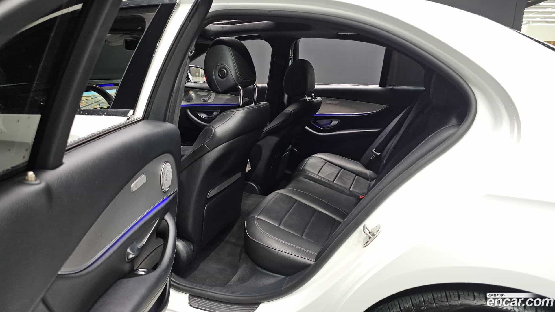 E-Class Mercedes-Benz 2017.8-OPTION-023