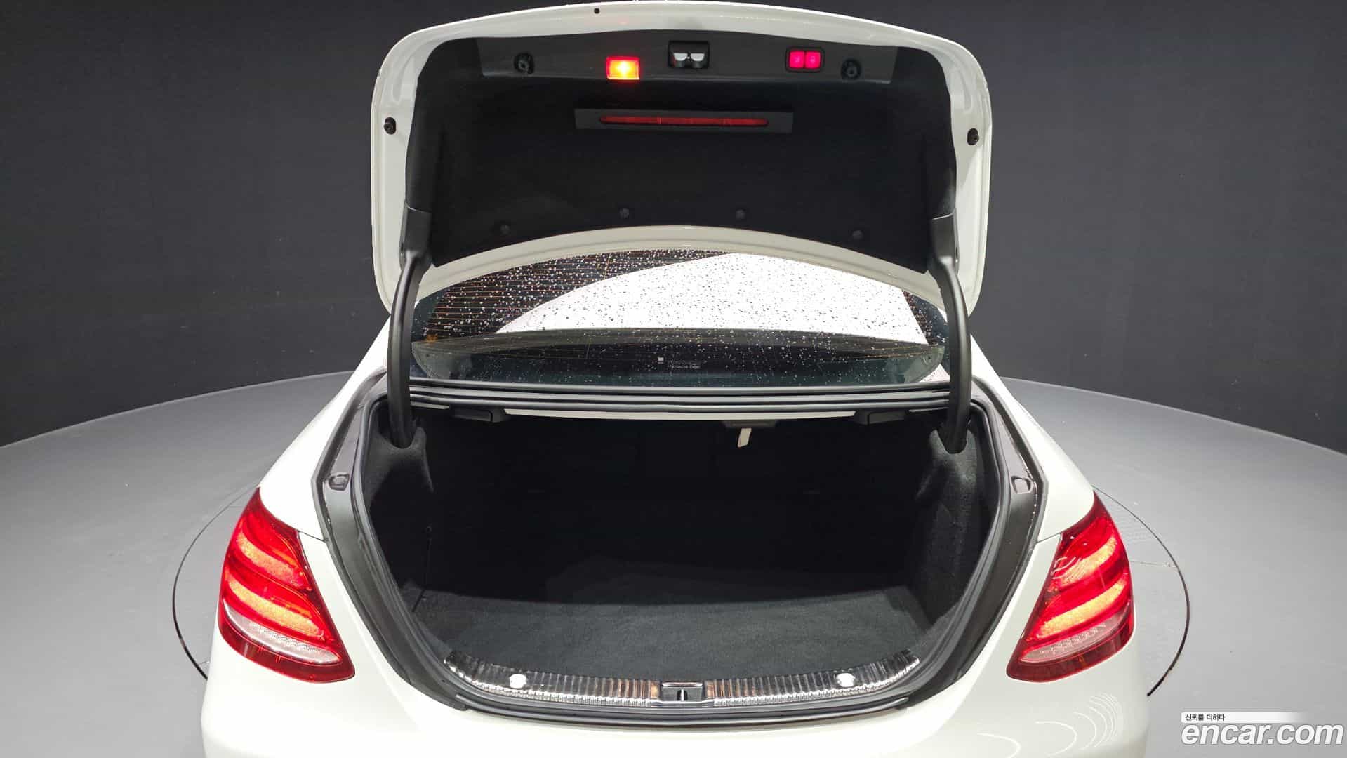 E-Class Mercedes-Benz 2017.8-OPTION-024