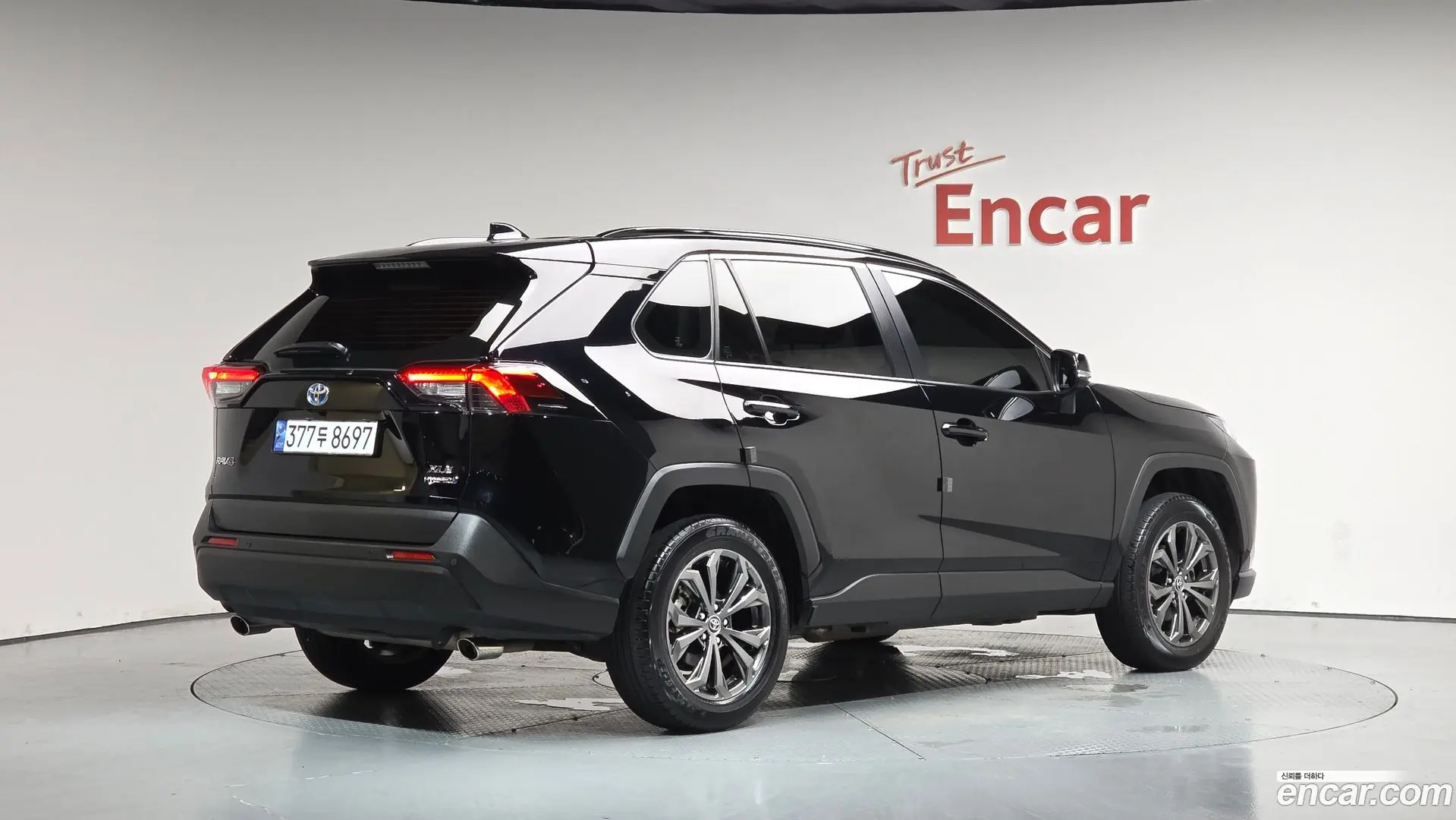 Main__Slider__Photo:RAV4 Toyota 2024.1-1