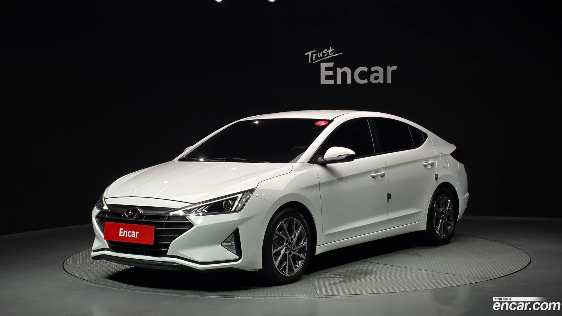 Main__Slider__Photo:AVANTE Hyundai 2019.7-0