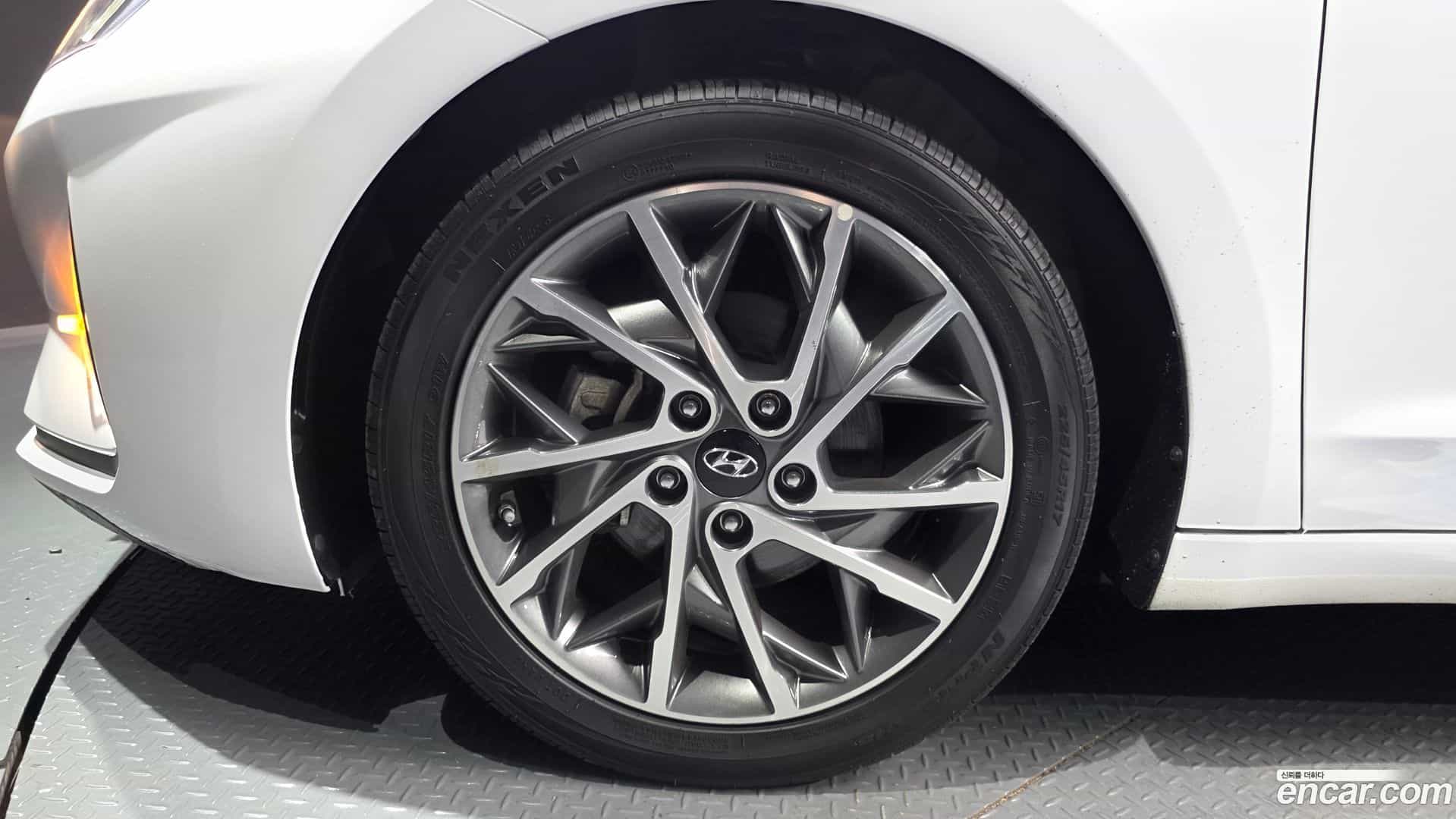 AVANTE Hyundai 2019.7-OUTER-005
