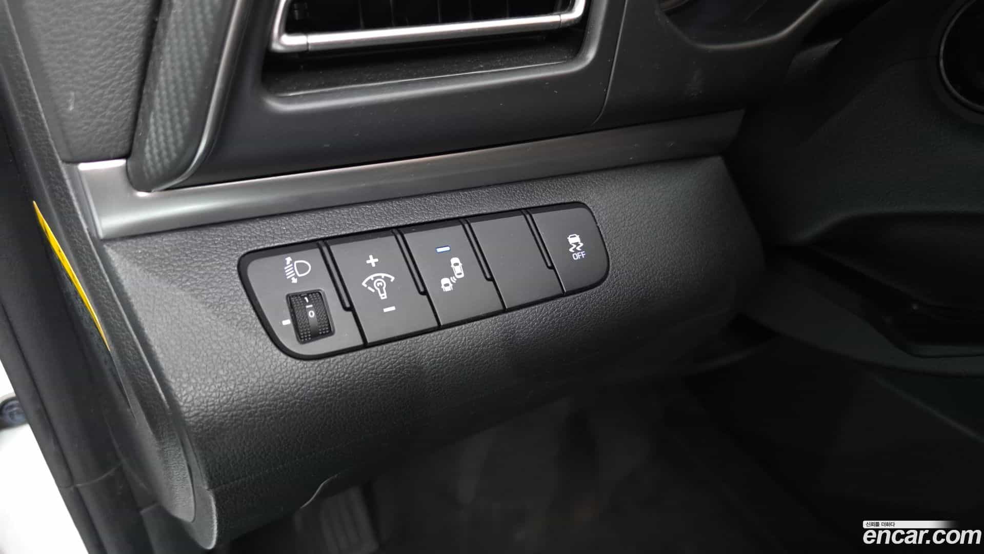 AVANTE Hyundai 2019.7-OPTION-022
