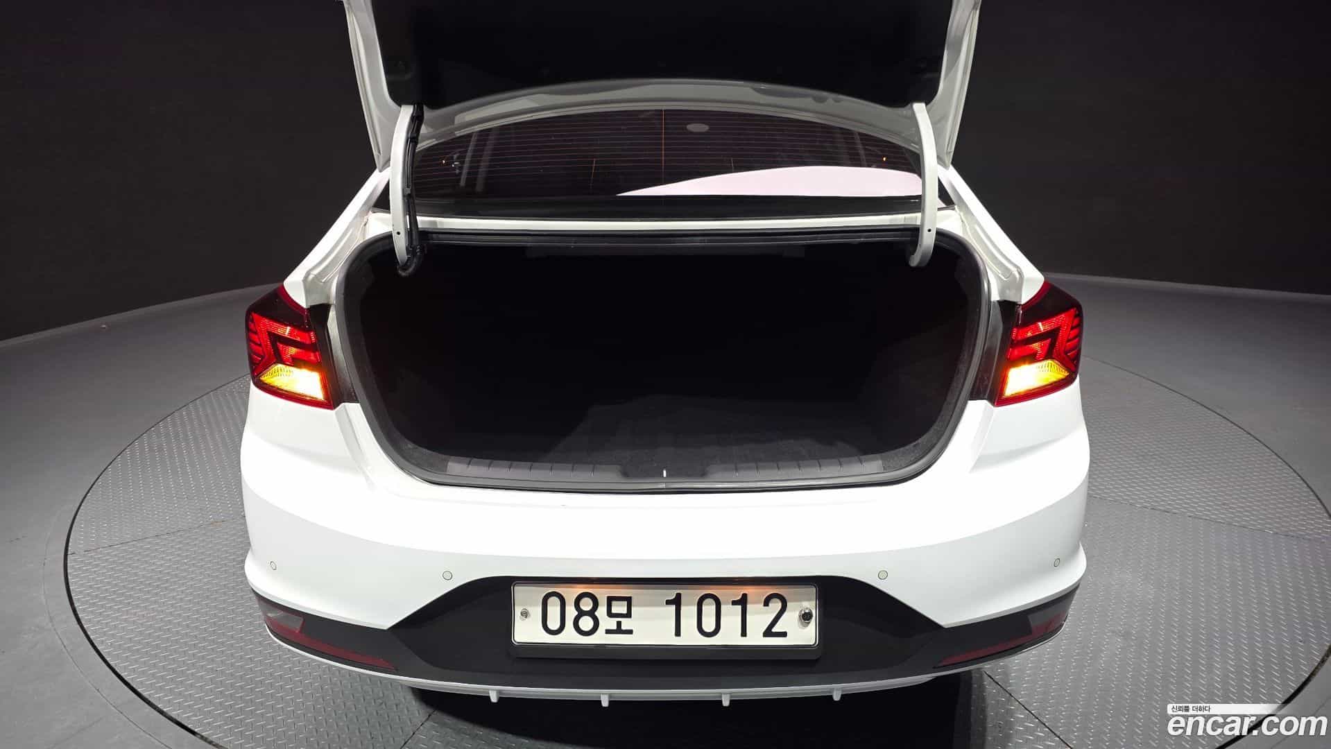 AVANTE Hyundai 2019.7-OPTION-024