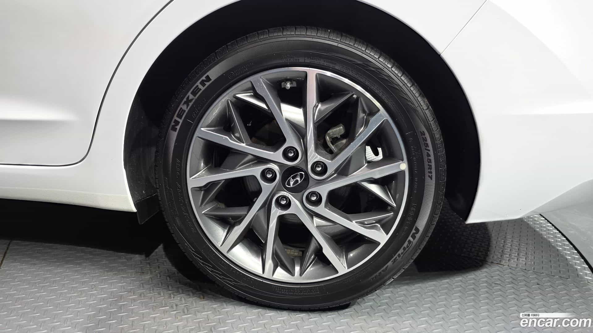AVANTE Hyundai 2019.7-OUTER-031