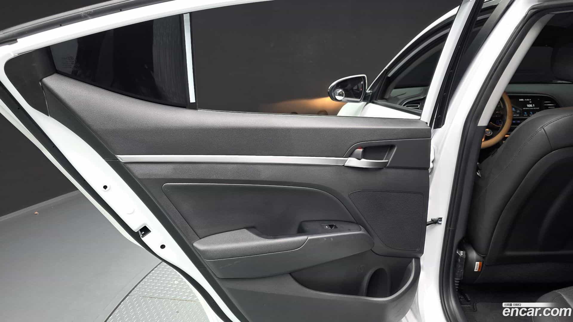 AVANTE Hyundai 2019.7-INNER-035