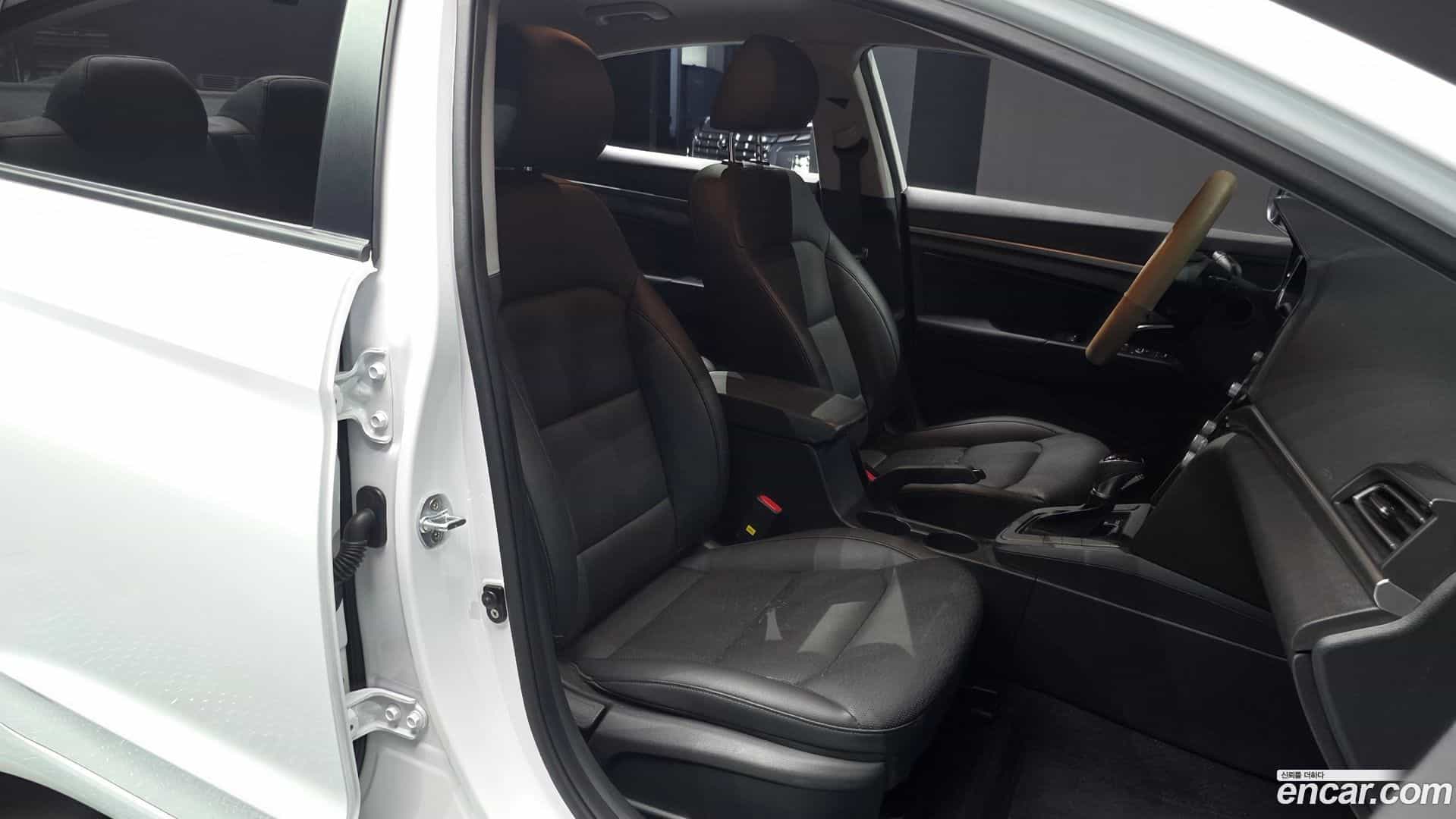 AVANTE Hyundai 2019.7-INNER-036
