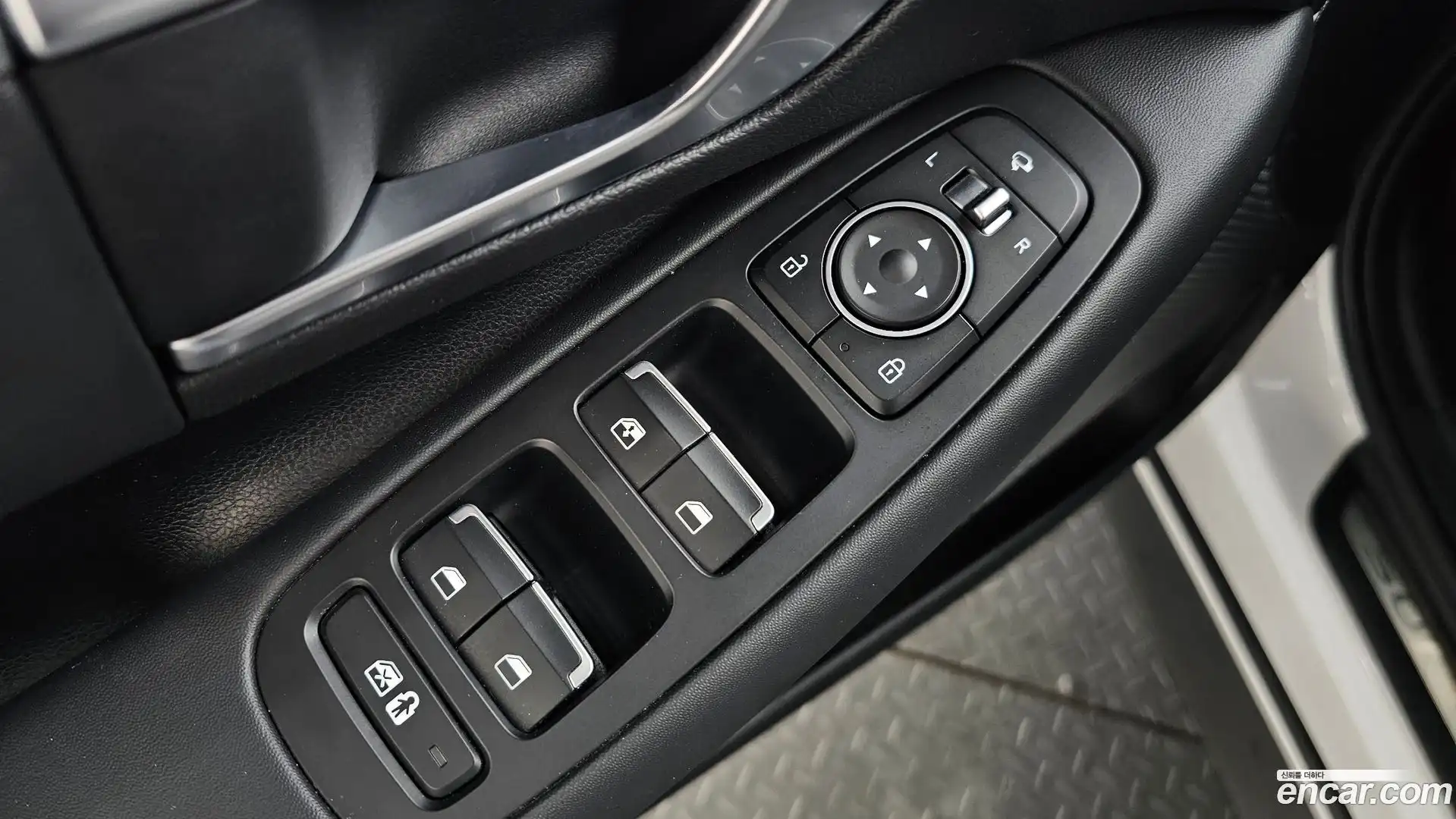 Sonata Hyundai 2019.4-OPTION-041