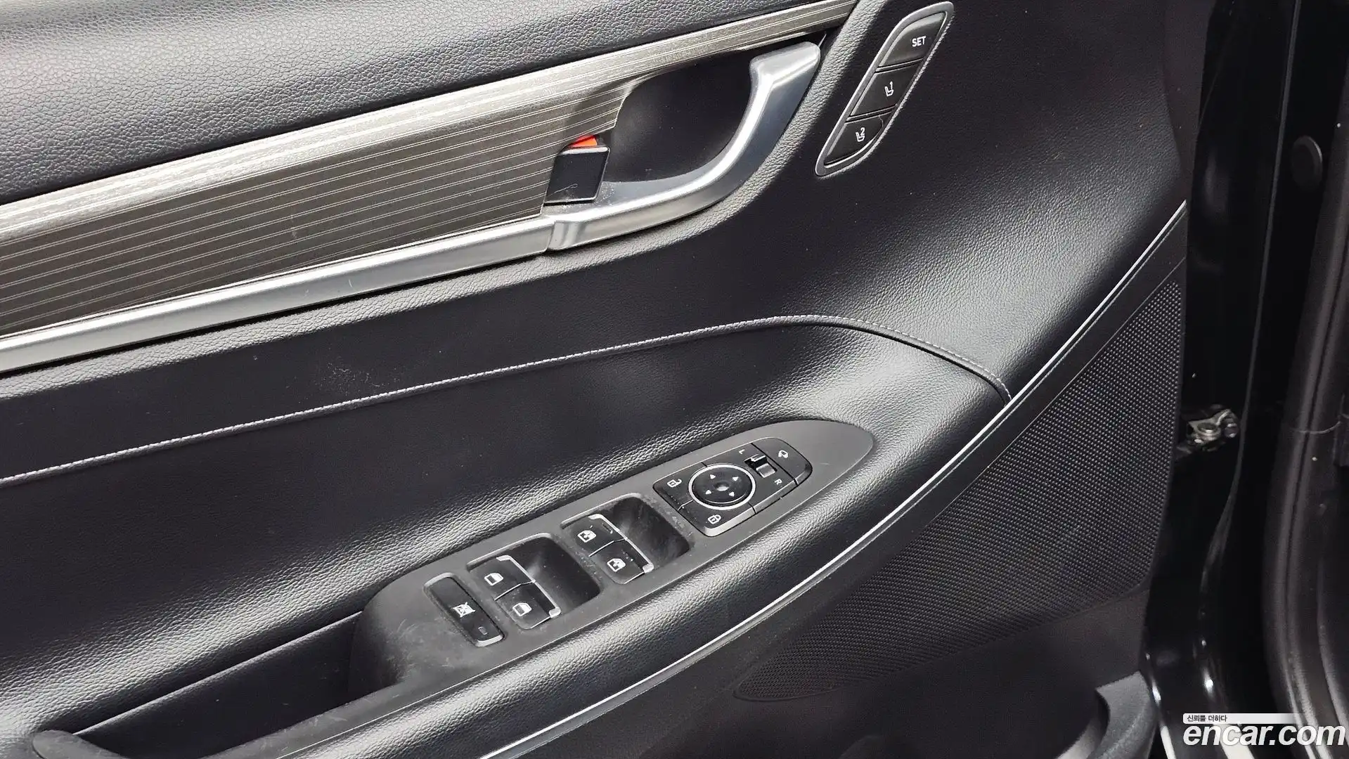 Grandeur Hyundai 2018.7-OPTION-023