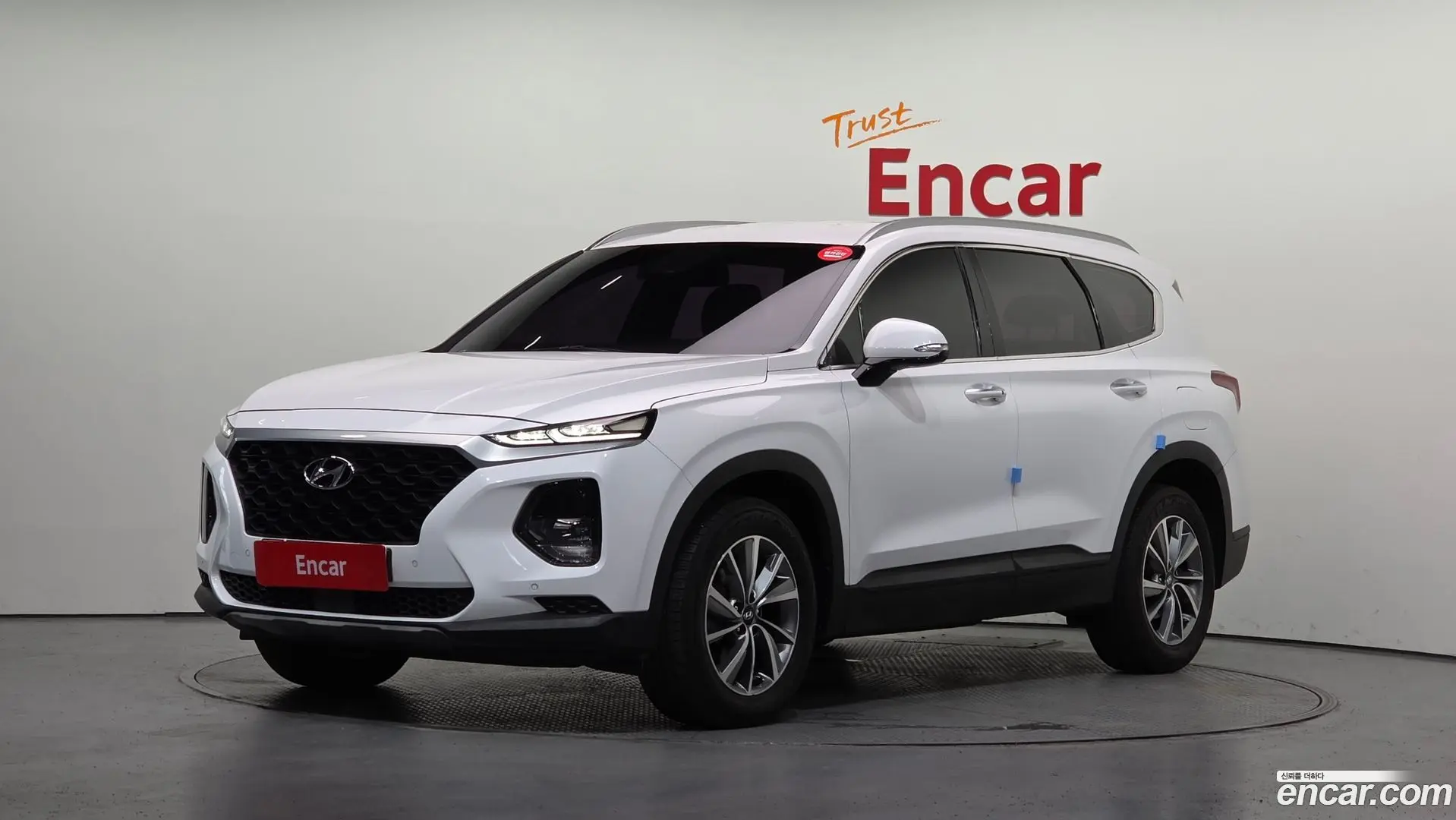 Main__Slider__Photo:Santafe Hyundai 2019.0-0