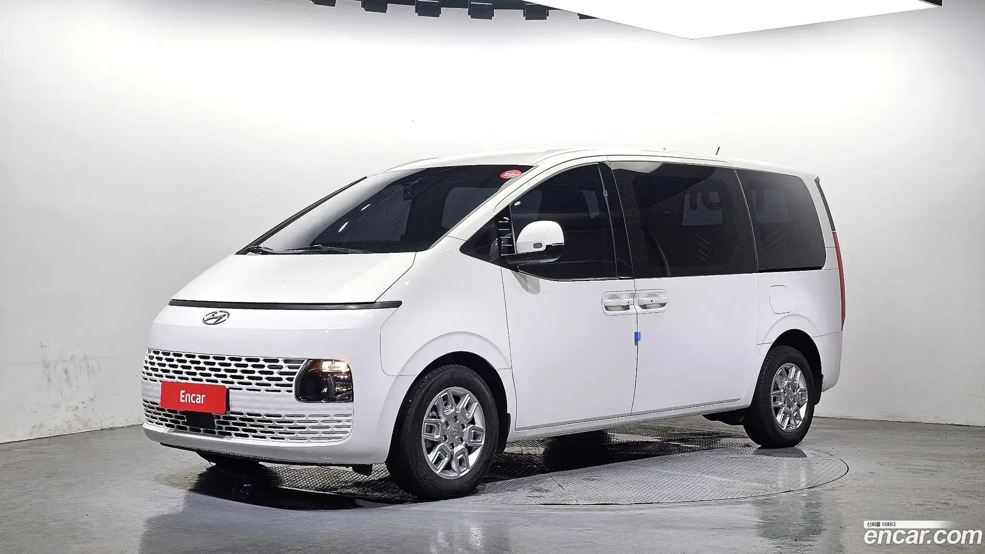 Staria Hyundai 2022.7-OUTER-001