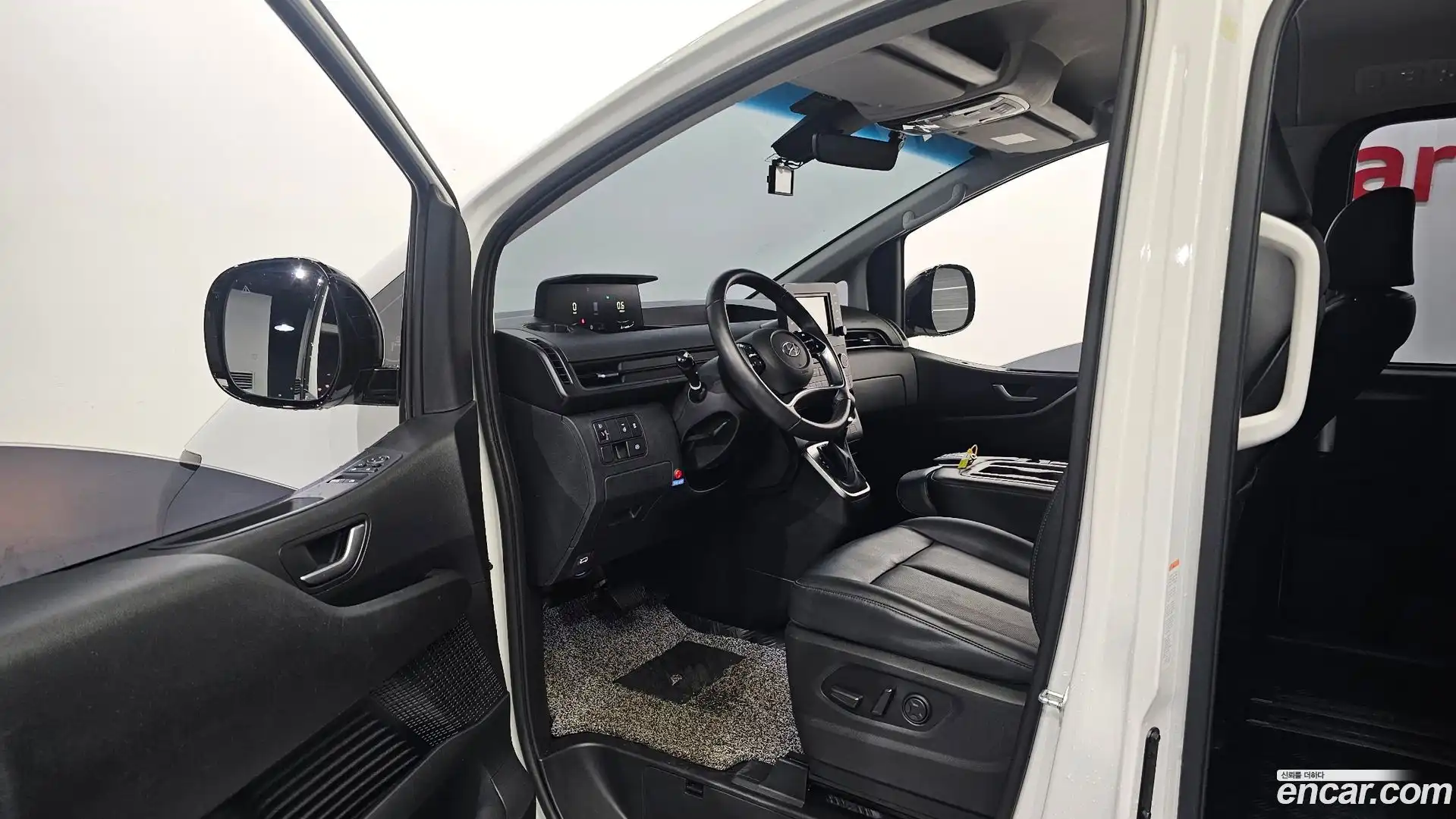 Staria Hyundai 2022.7-INNER-010