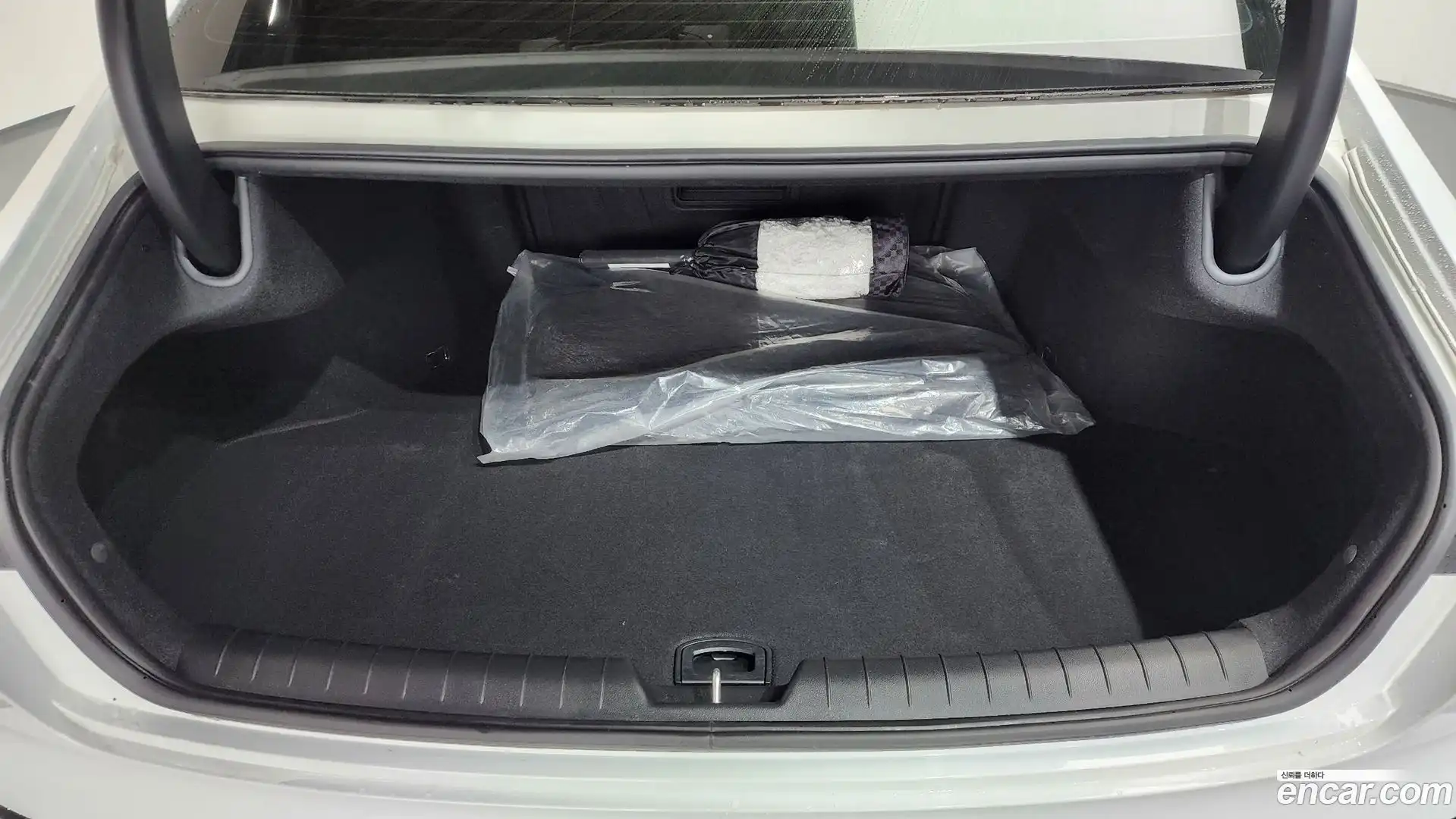 Grandeur Hyundai 2023.8-OPTION-024