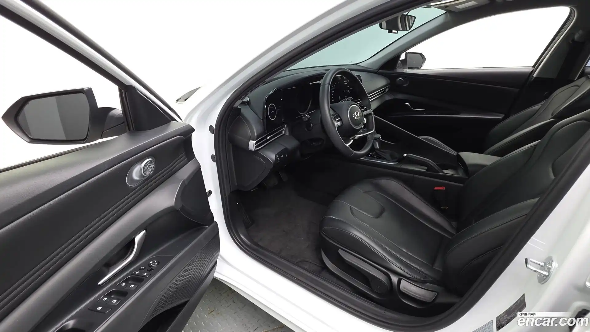 AVANTE Hyundai 2023.1-INNER-010