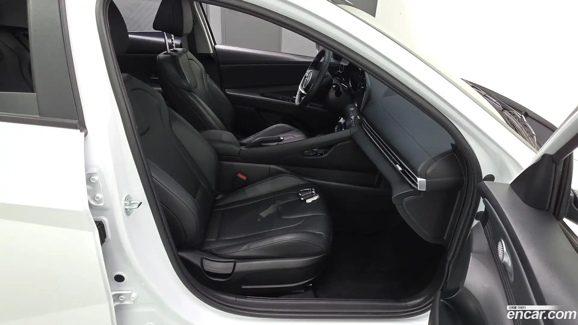 AVANTE Hyundai 2023.1-OPTION-016